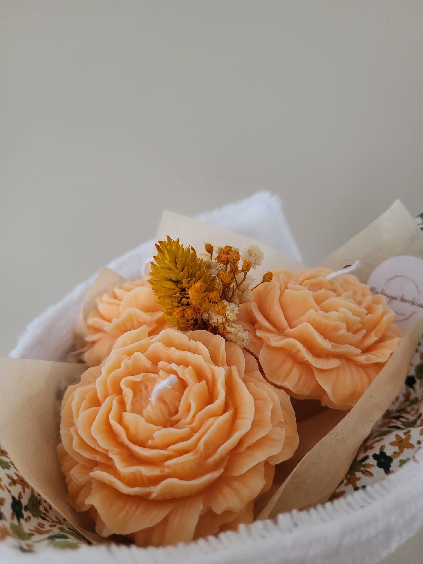 Bouquet de 3 fleurs en bougie et torchon