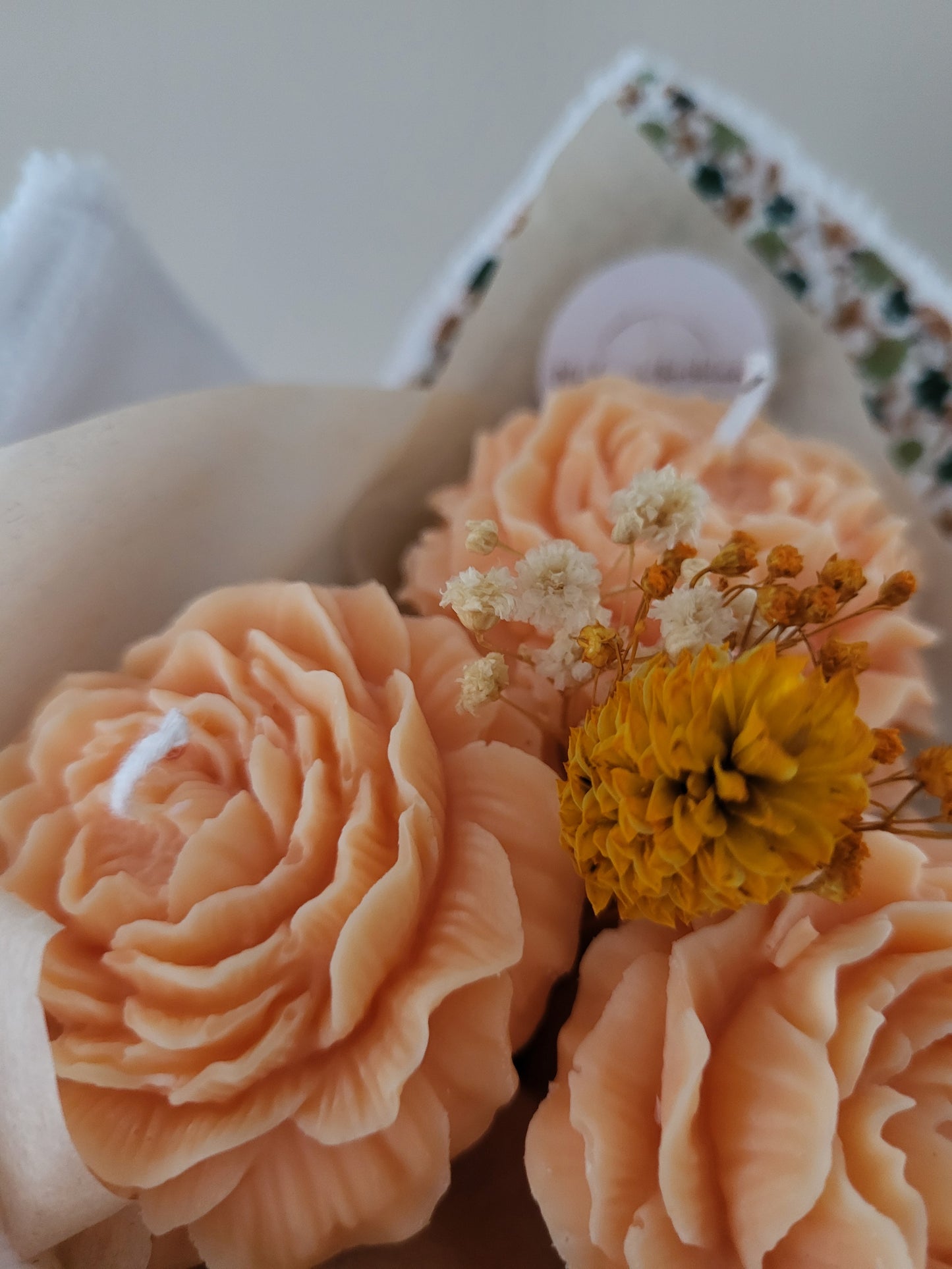 Bouquet de 3 fleurs en bougie et torchon