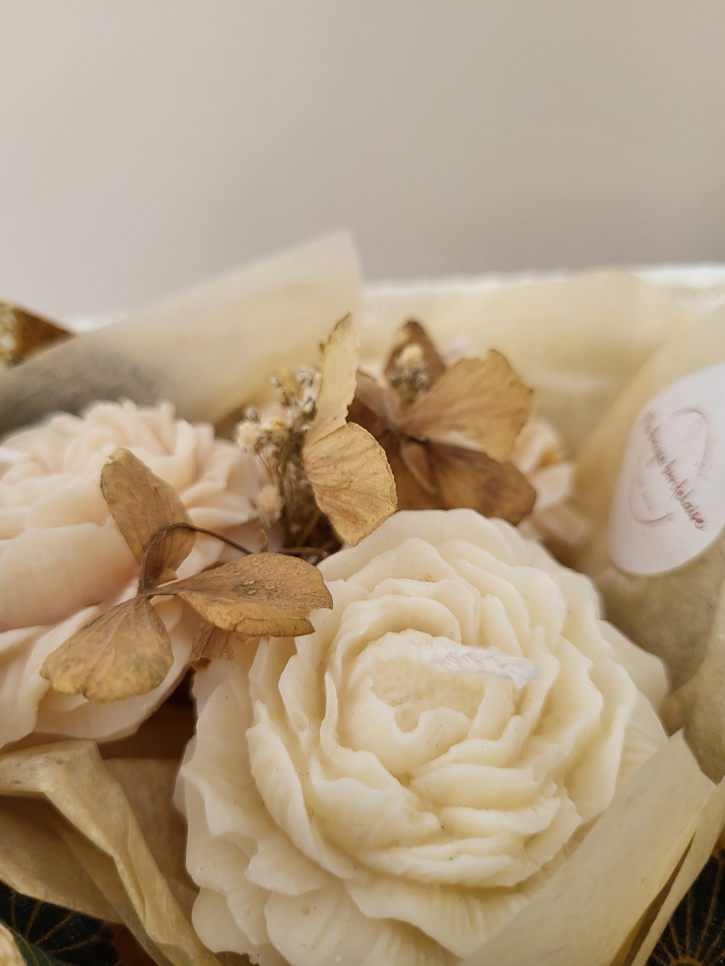 Bouquet de 3 fleurs en bougie et torchon