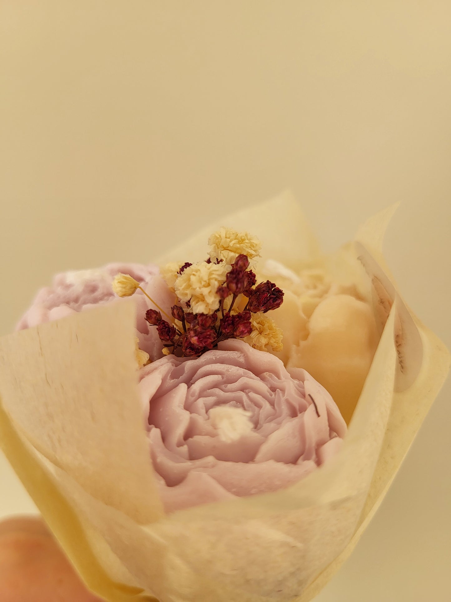 Bougie décorative - Bouquet de pivoines