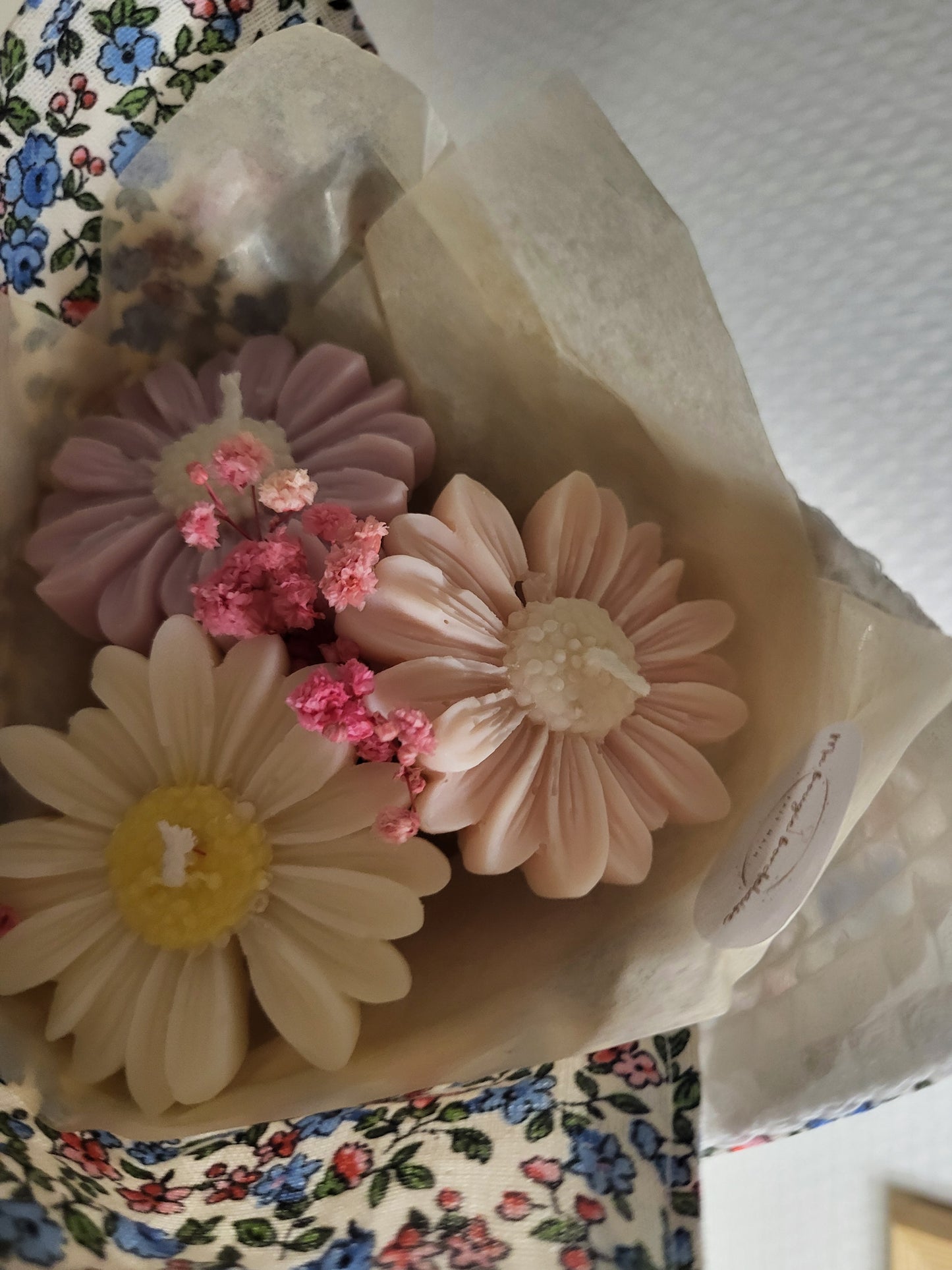 Bouquet de 3 fleurs en bougie et torchon