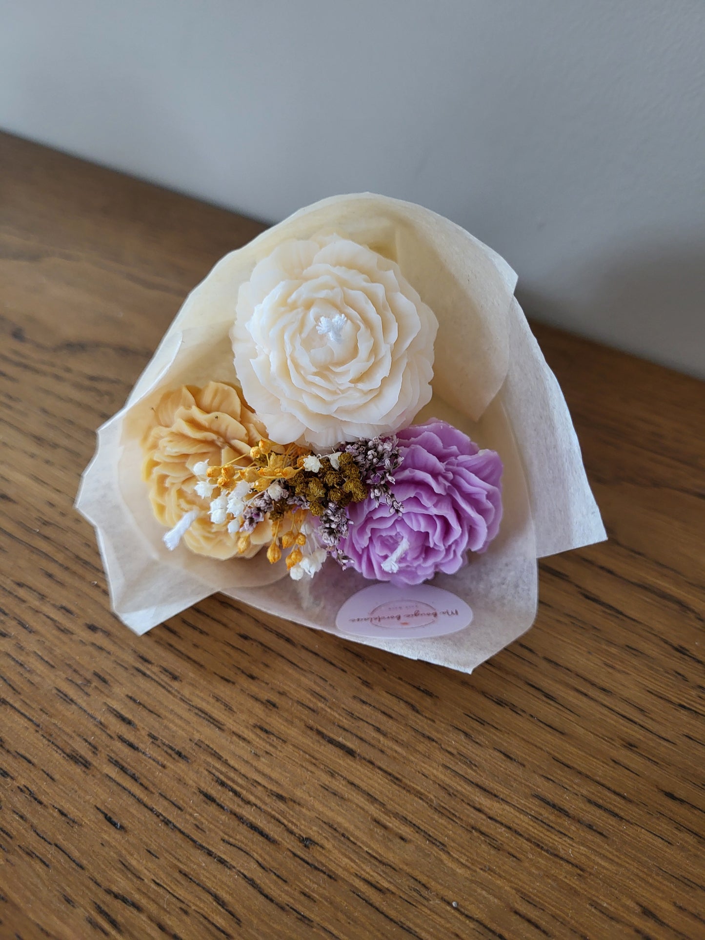 Bouquet de 3 pivoines ouvertes en bougies - taille S (violet-bronze-blanc)