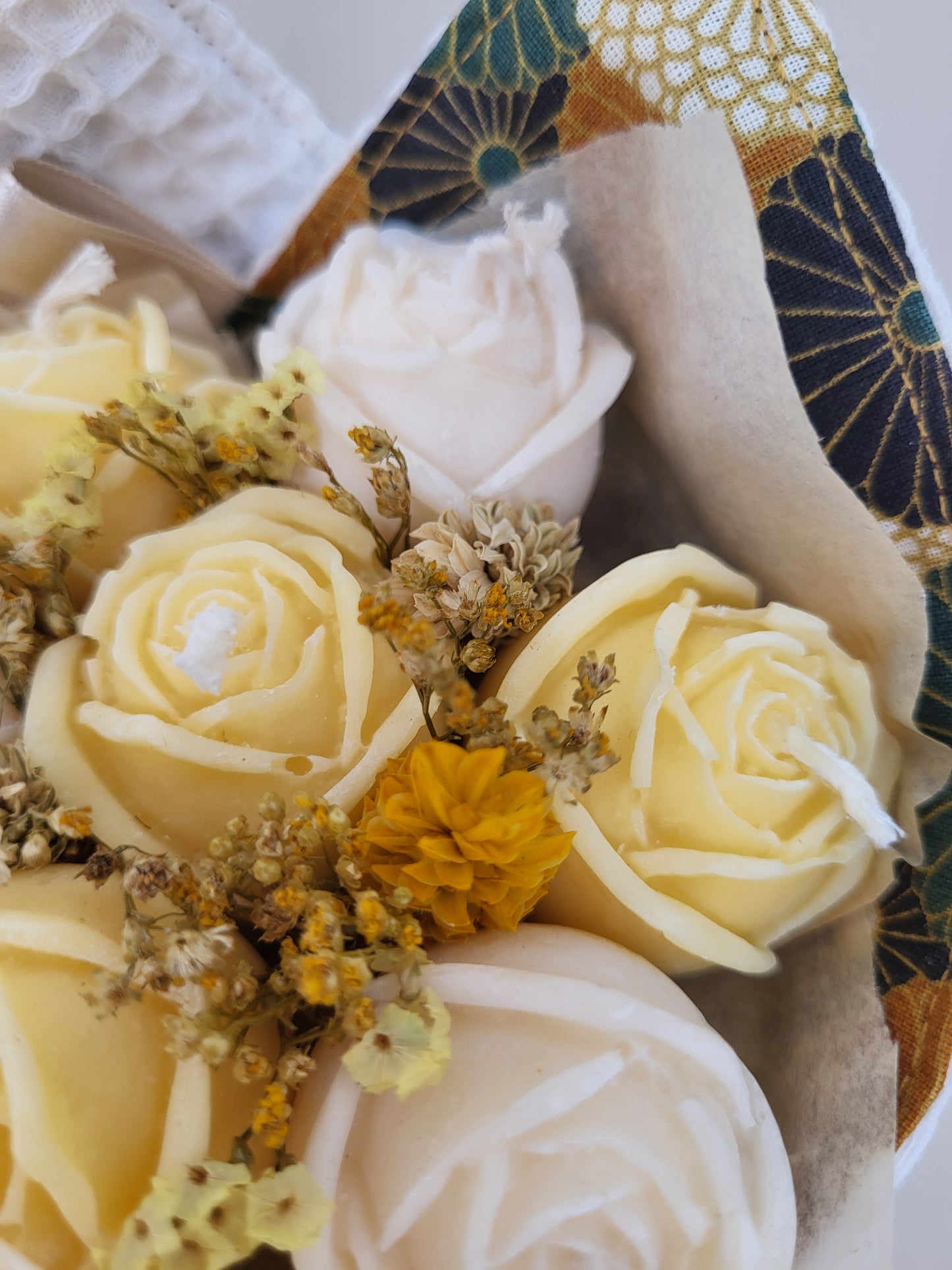 Bouquet de pivoines en bougies & torchon coton fait main - duo cadeau