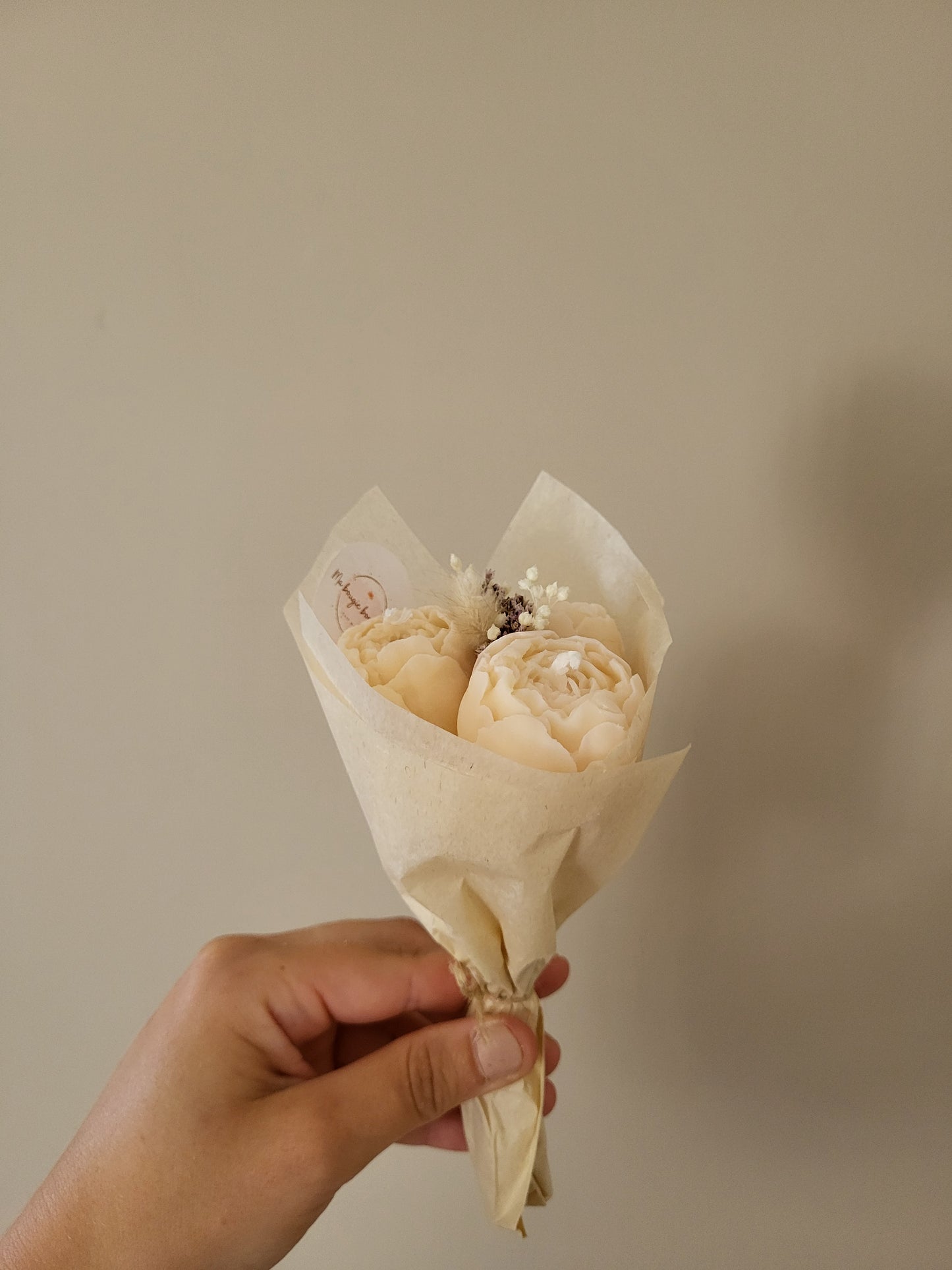 Bouquet de 3 pivoines en bougies - taille S (blanc)