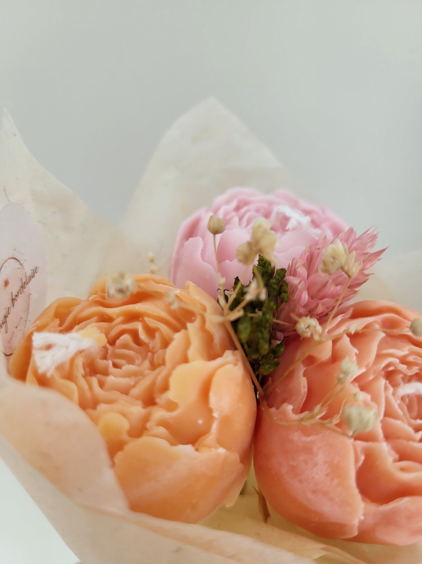 Bouquet de pivoines en bougie artisanale