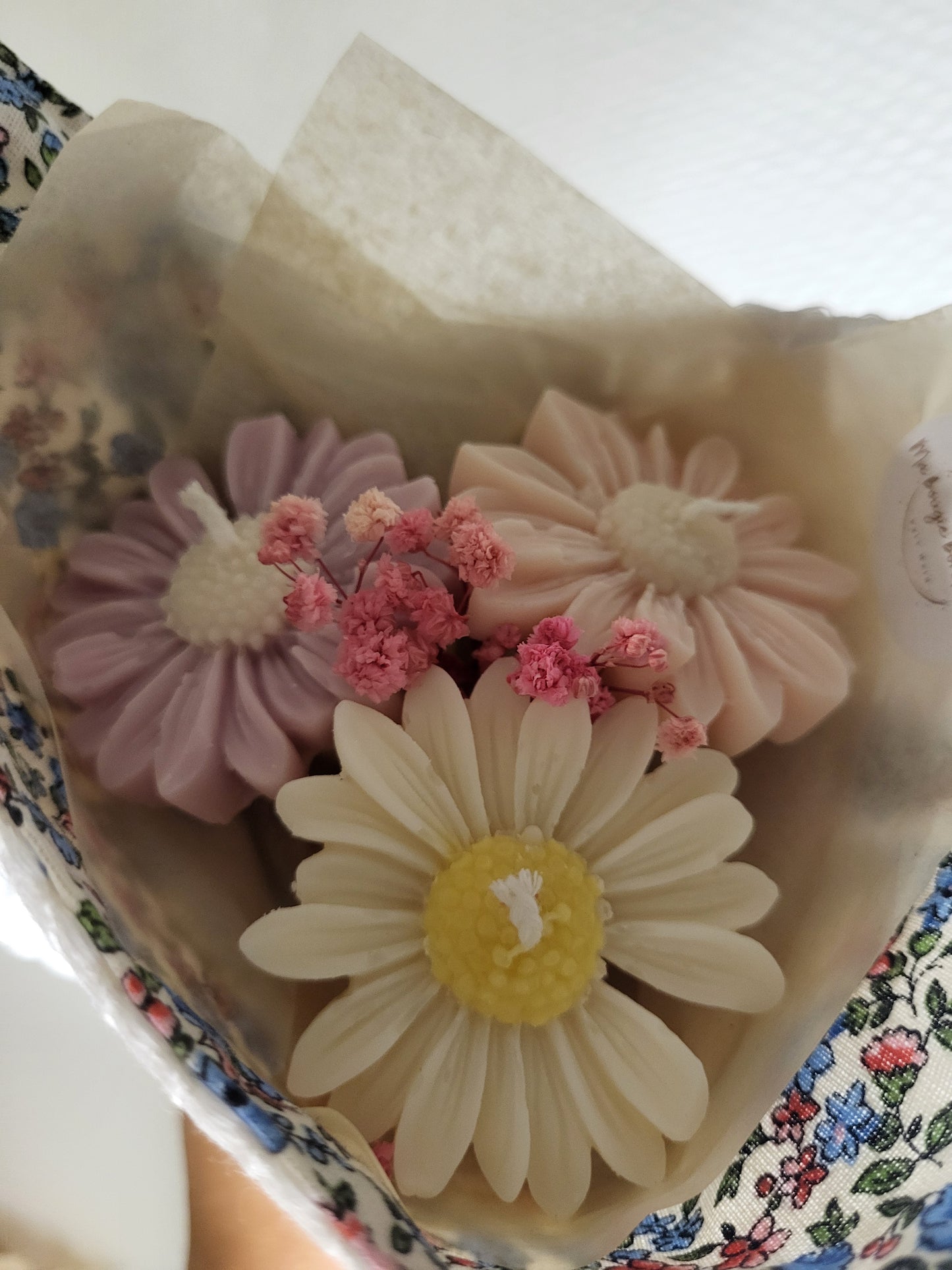 Bouquet de 3 fleurs en bougie et torchon