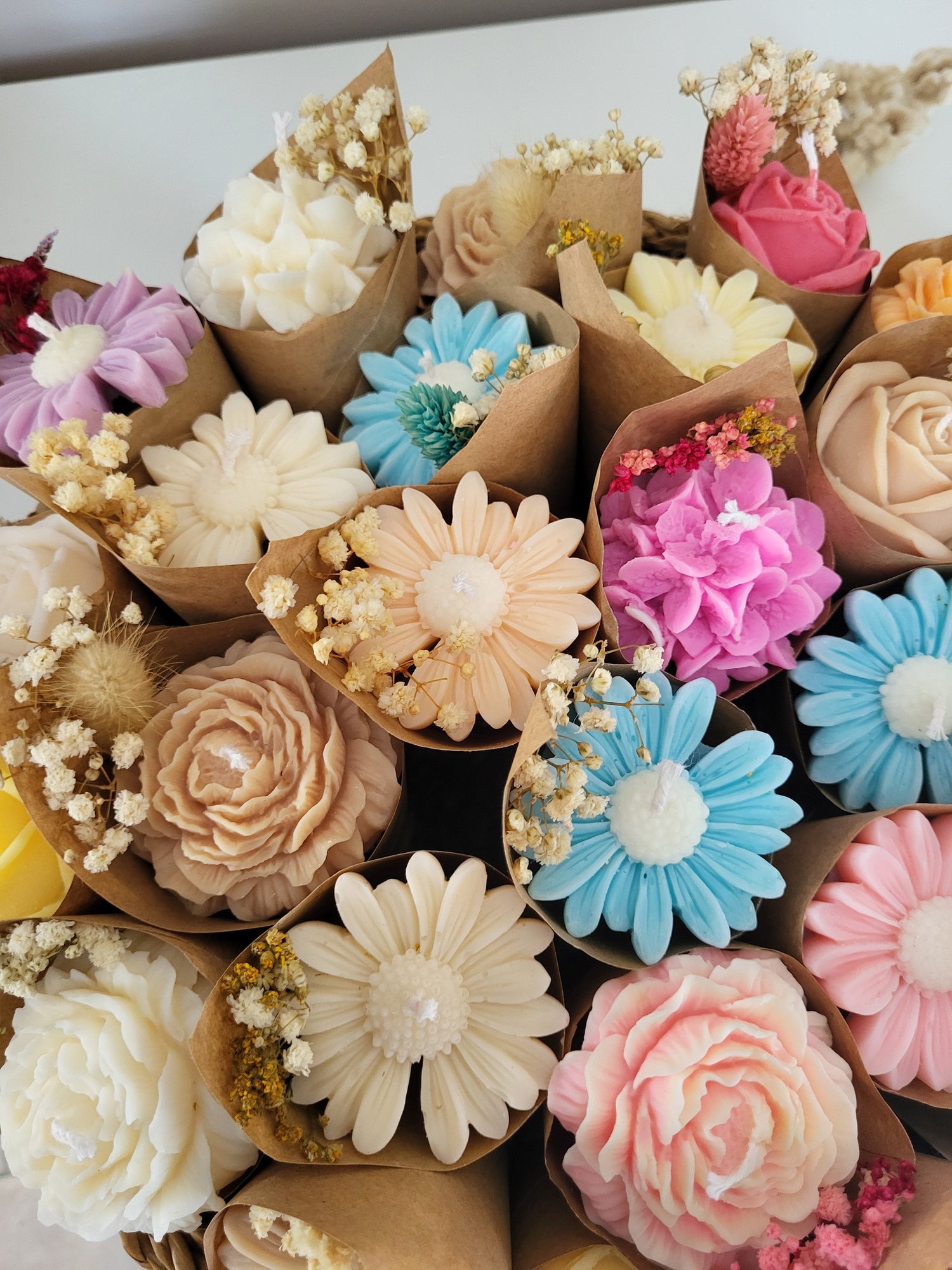 Les bouquets (marguerites - pivoines - roses)