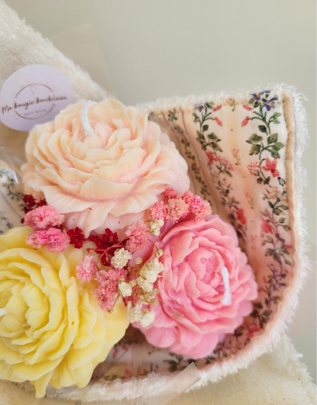 Bouquet de 3 fleurs en bougie et torchon