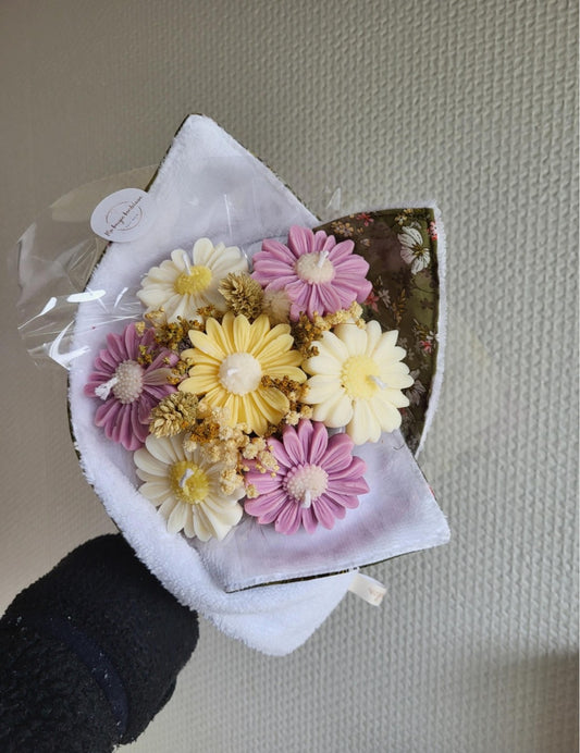 Bouquet de fleurs et torchon