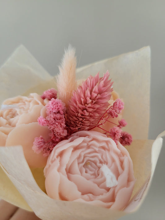 Bouquet de 3 pivoines en bougies