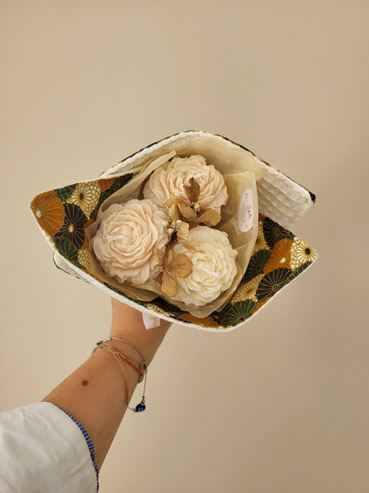 Bouquet de 3 fleurs en bougie et torchon