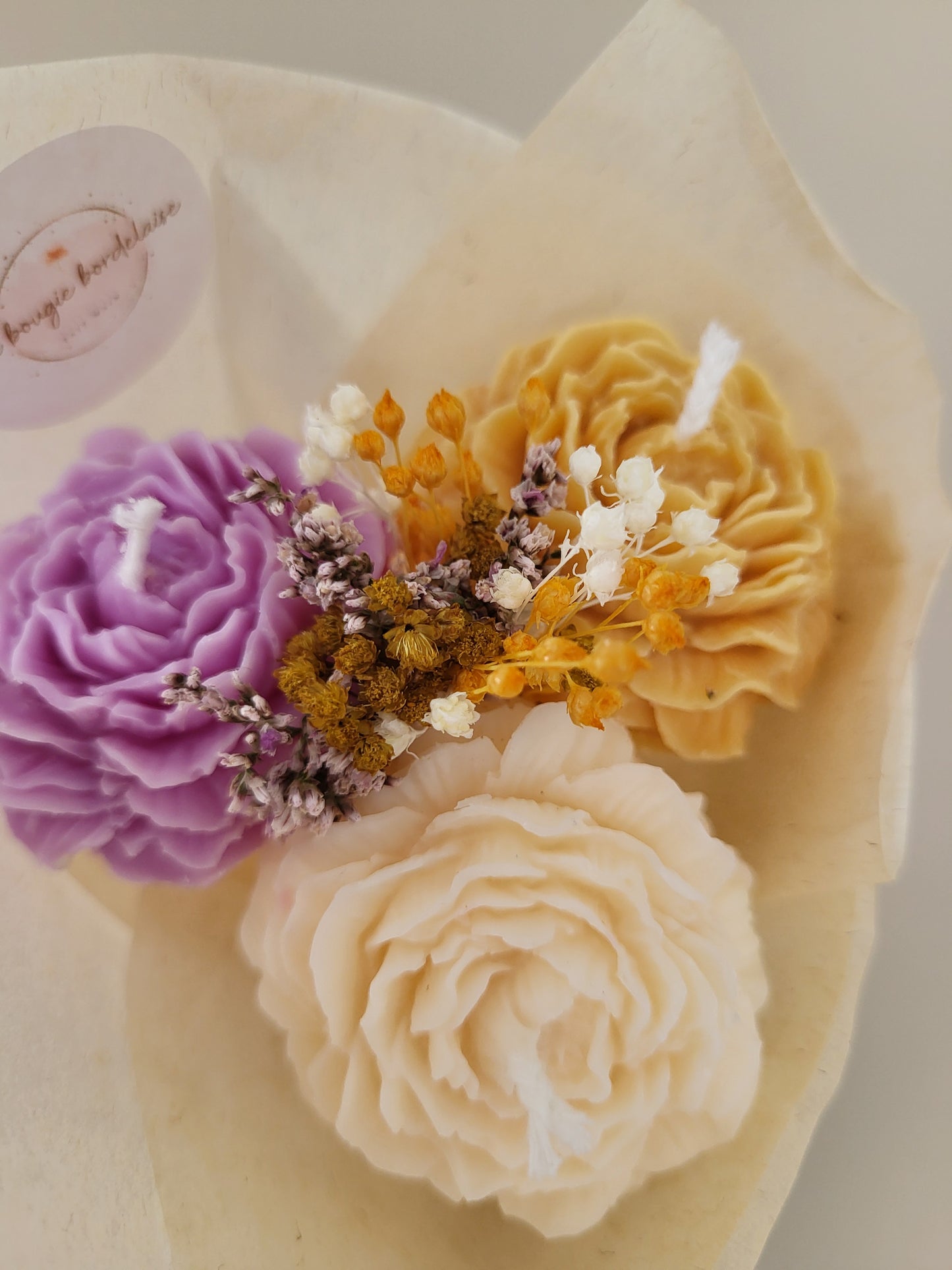 Bouquet de 3 pivoines ouvertes en bougies - taille S (violet-bronze-blanc)