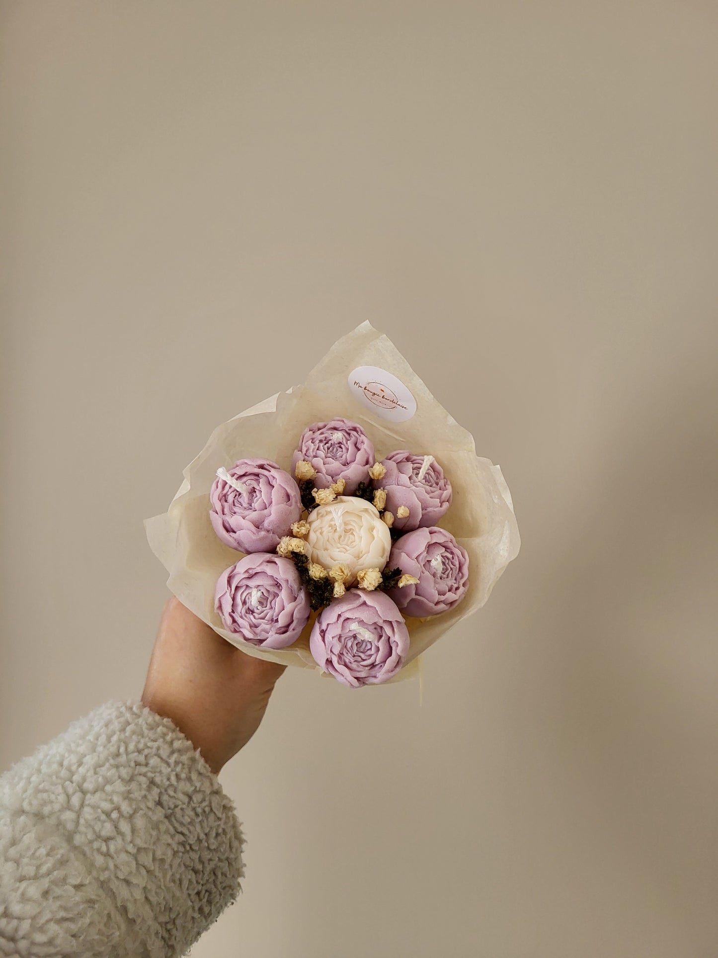 Bouquet de 7 pivoines en bougies - taille S (violet et blanc)