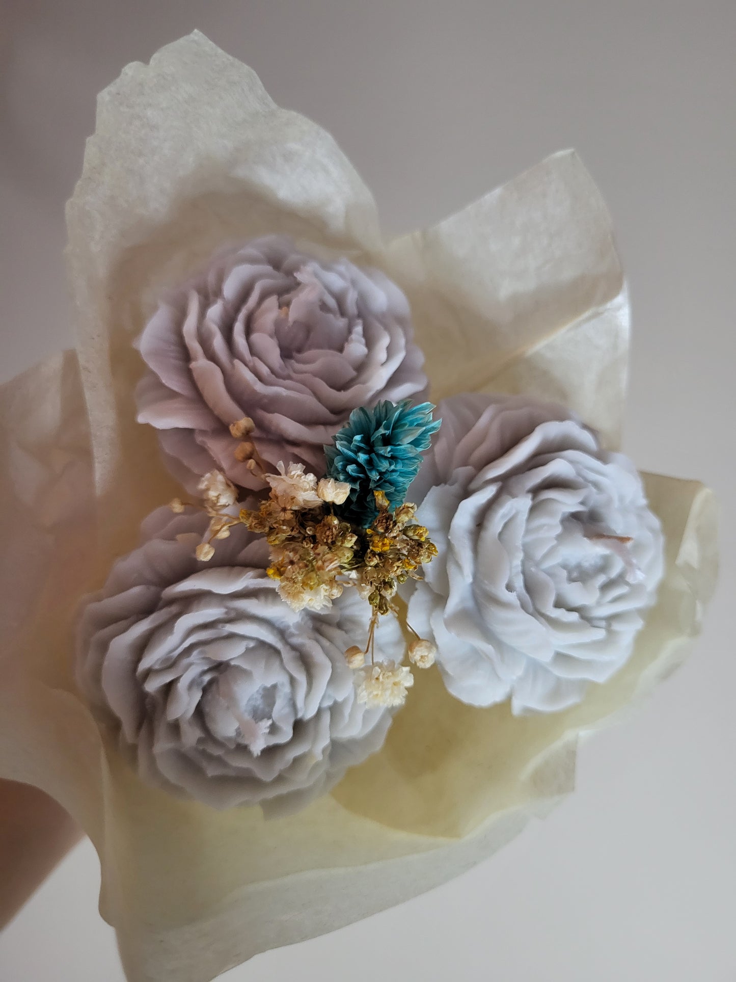 Bougie décorative - Bouquet de pivoines