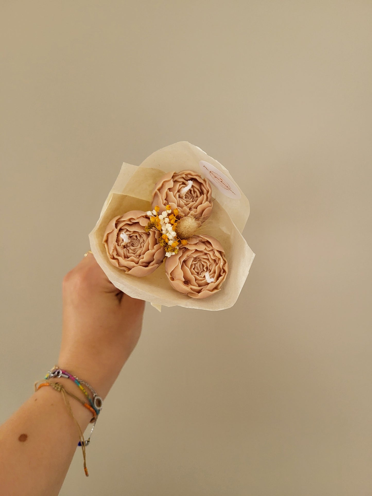 Bouquet de 3 pivoines en bougies - taille S (marron)