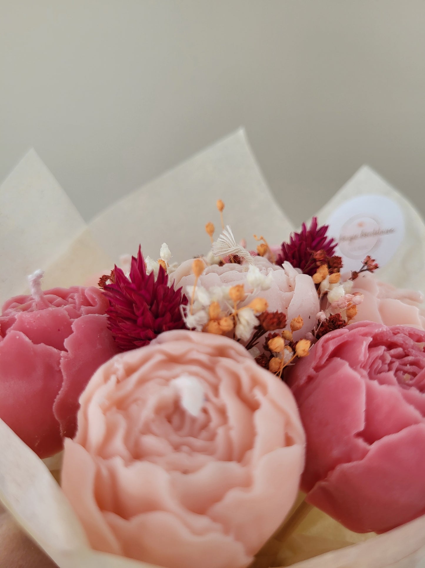 Bouquet de 7 pivoines en bougies - taille S (nuances de roses)