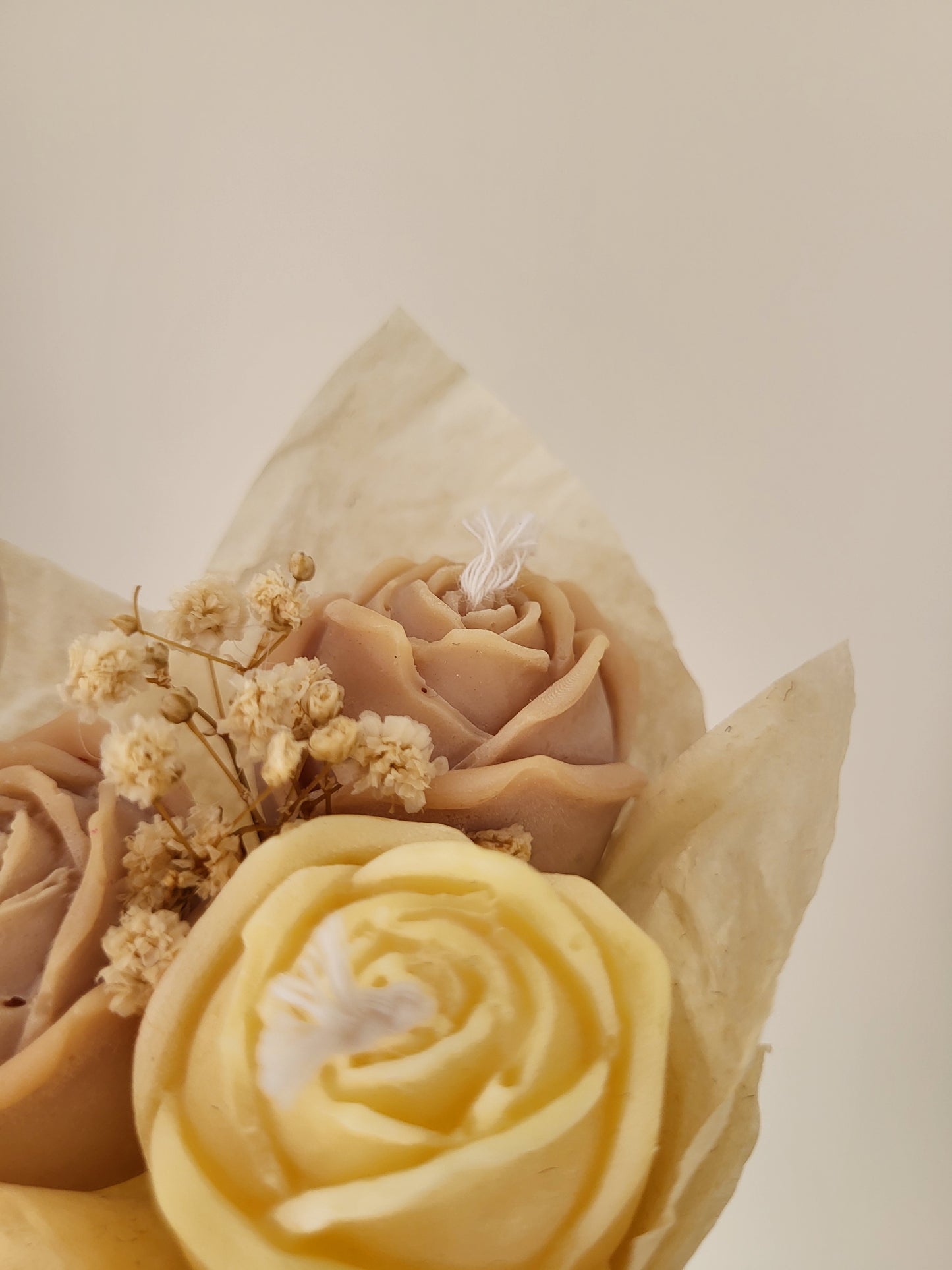Bouquet de 3 roses en bougies - taille S (marron et jaune)