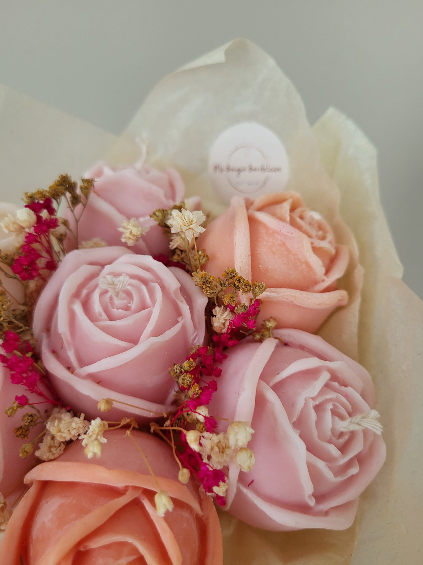 Gros bouquet de 7 roses en bougies - taille M