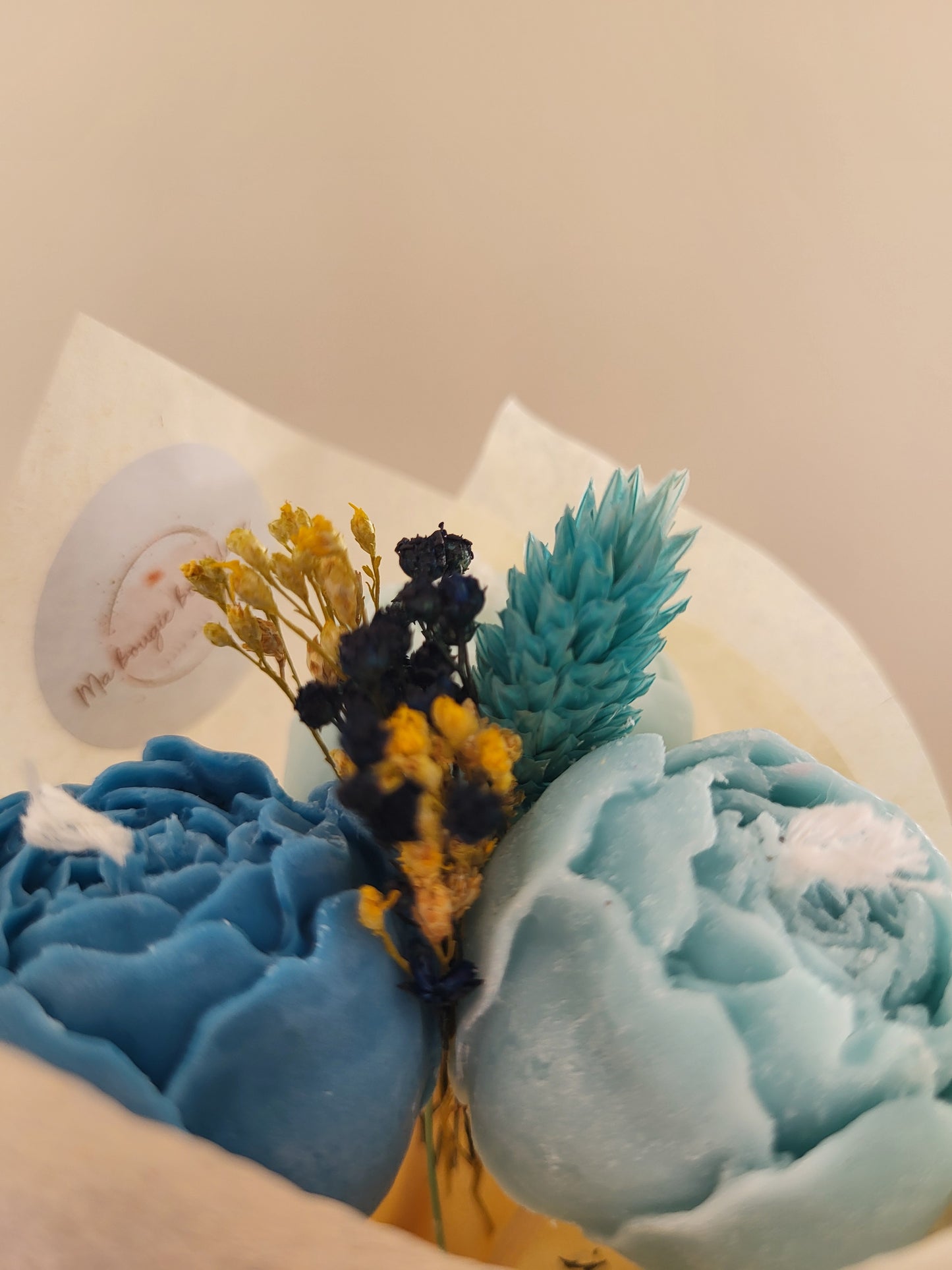 Bouquet de 3 pivoines en bougies - taille S (nuances de bleu)