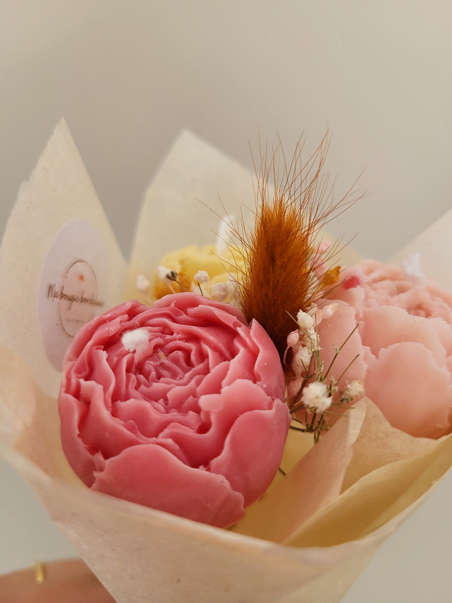 Bouquet de 3 pivoines en bougies - taille S (nuances de rose et jaune)