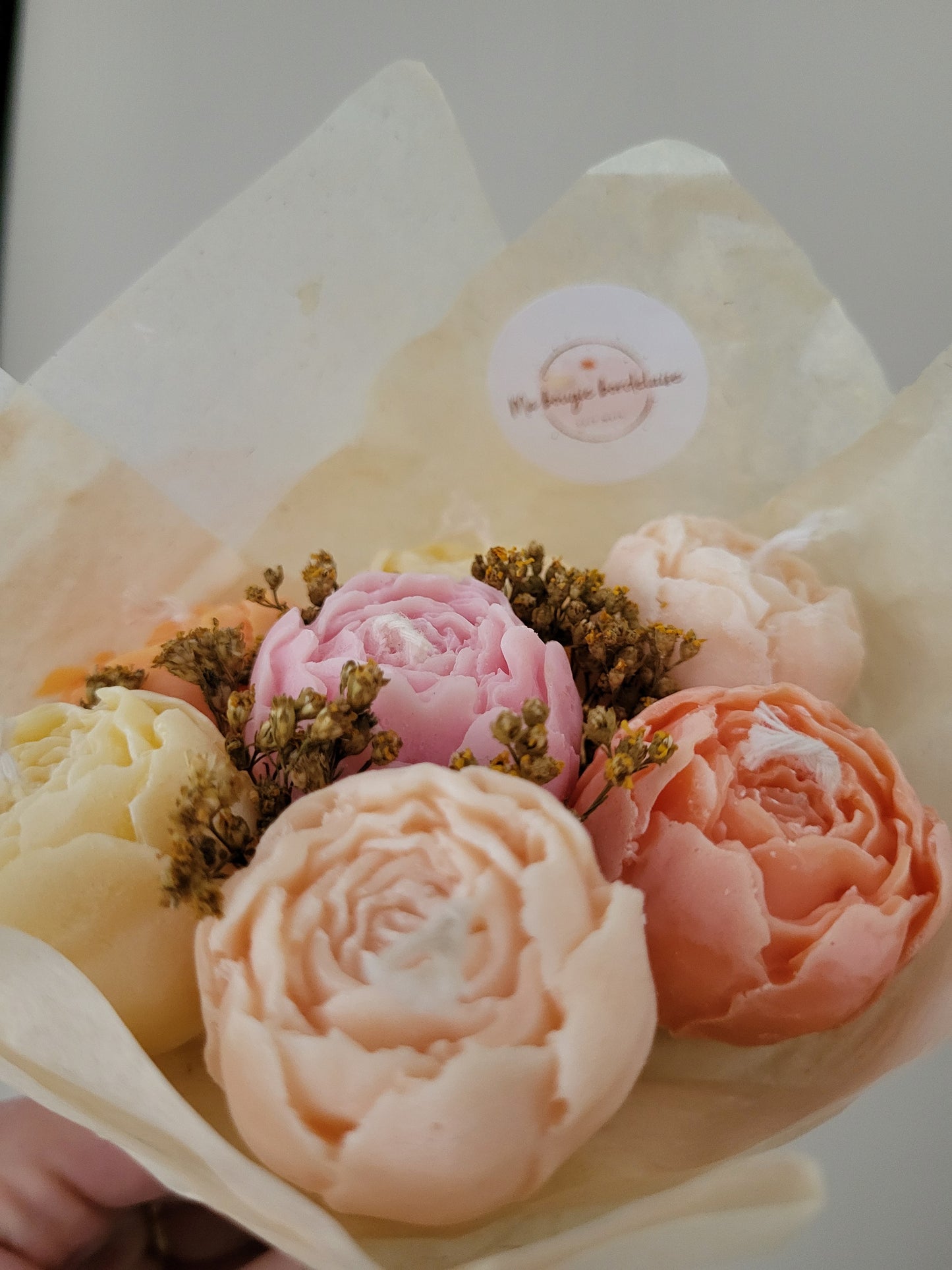 Bouquet de 7 roses en bougies - taille S (rose-orange-saumon-jaune)