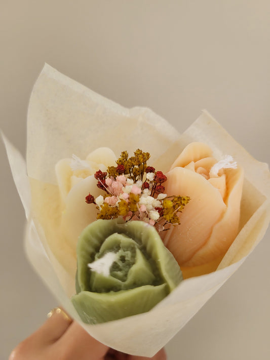Bouquet de 3 tulipes en bougies - taille S (vert-saumon-blanc)
