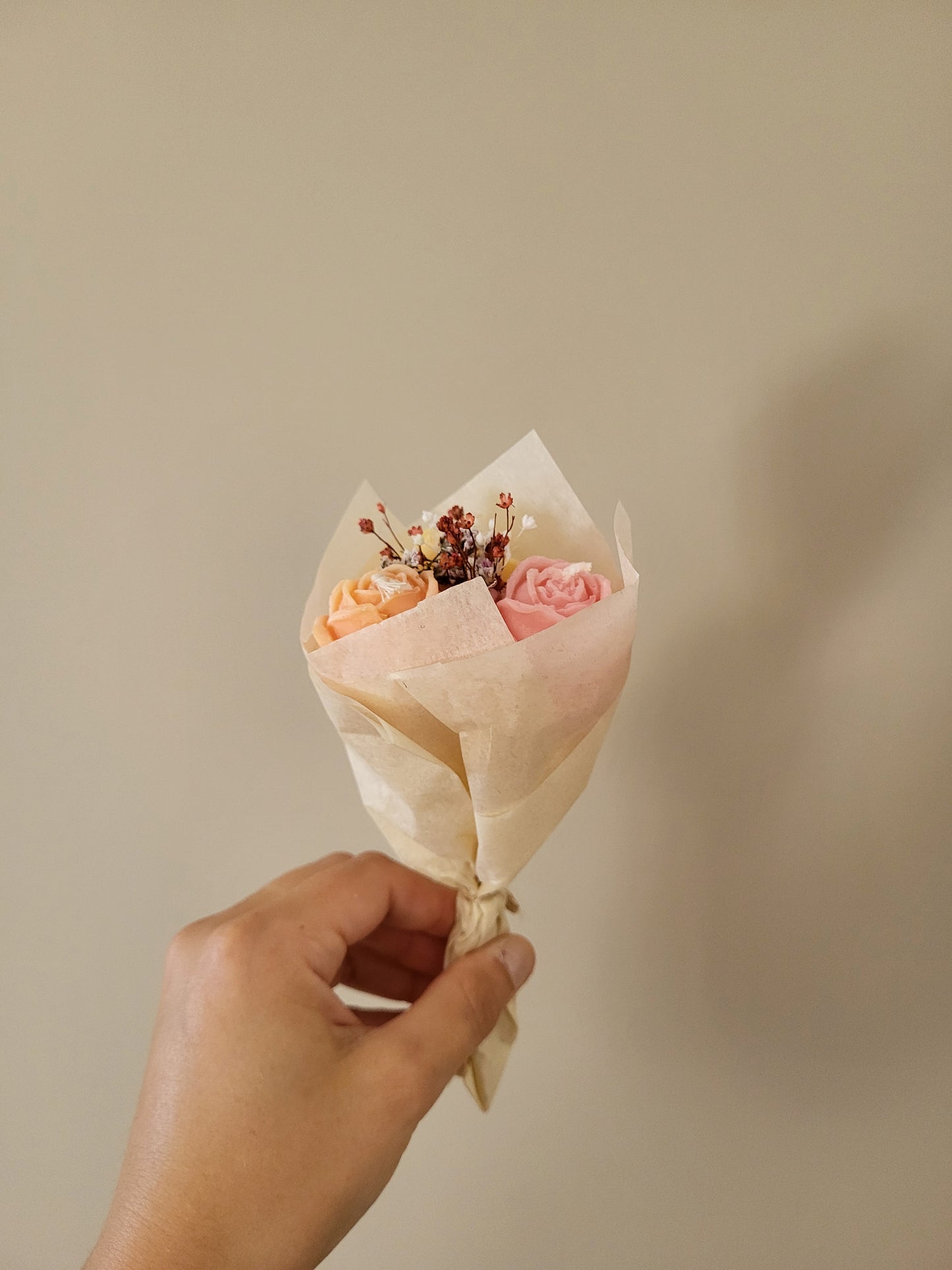 Bouquet de 3 roses en bougies - taille S (printanier)