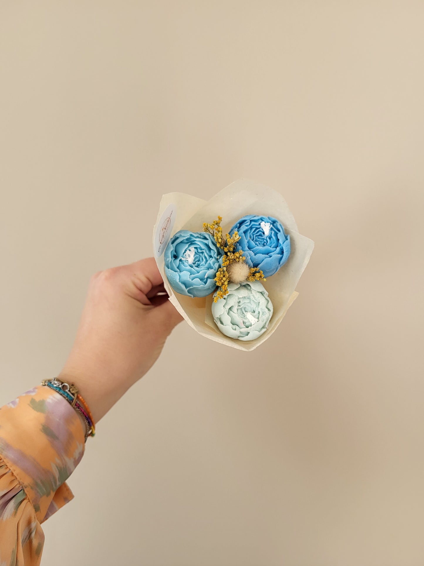 Bouquet de 3 pivoines en bougies - taille S (nuances de bleu)