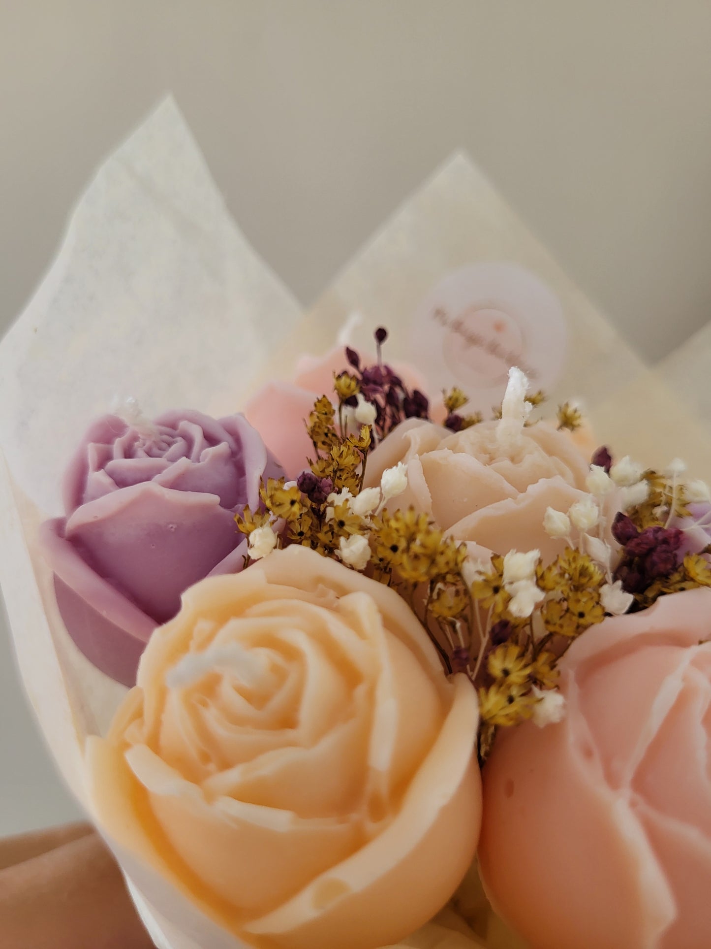 Bouquet de 7 roses en bougies - taille S (multicolore)