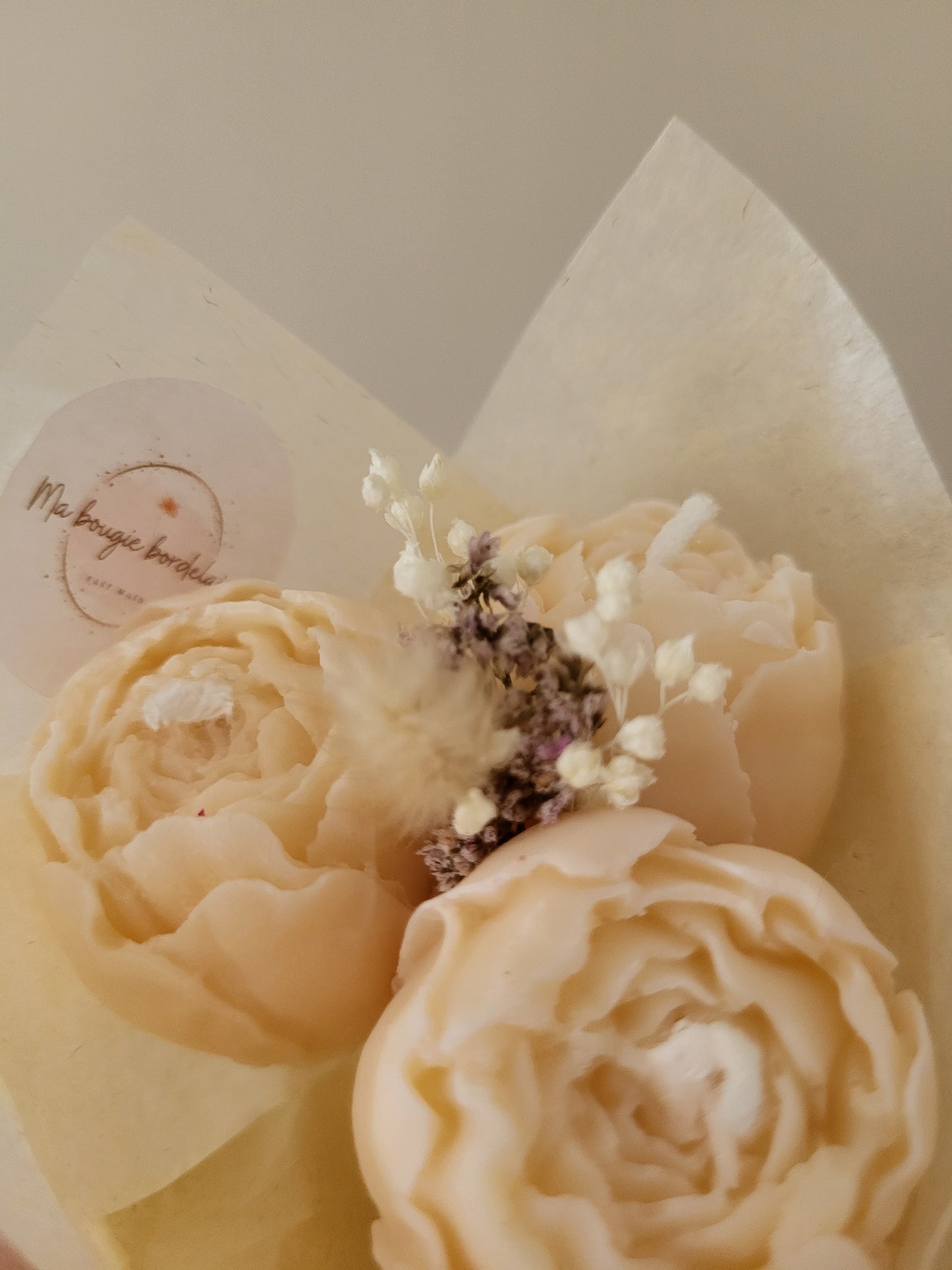 Bouquet de 3 pivoines en bougies - taille S (blanc)