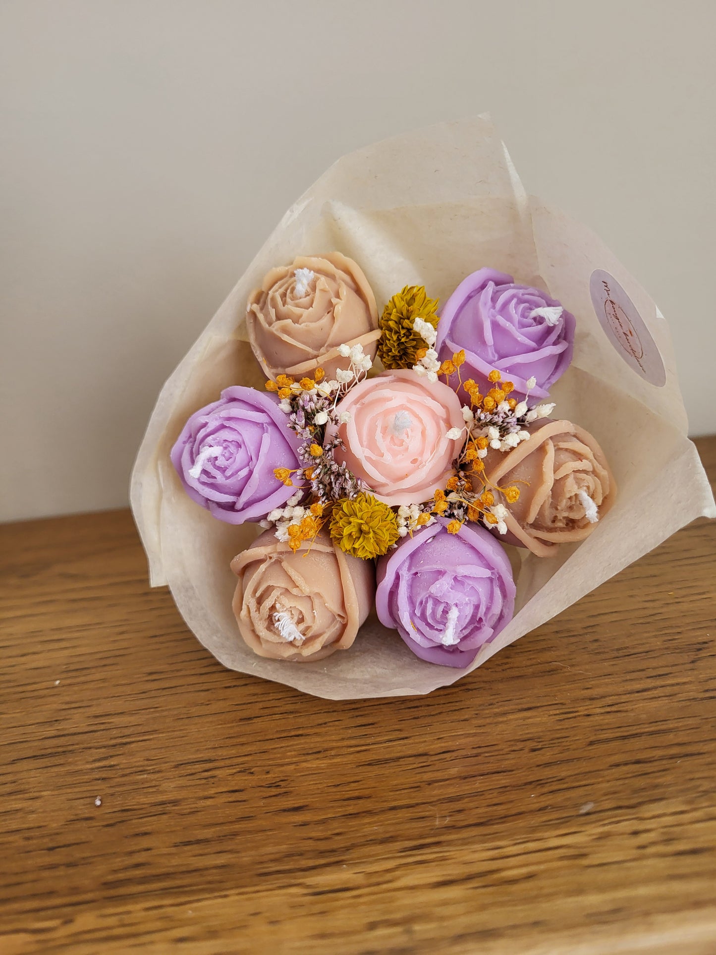 Bouquet de 7 roses en bougies - taille S (rose-violet-marron)