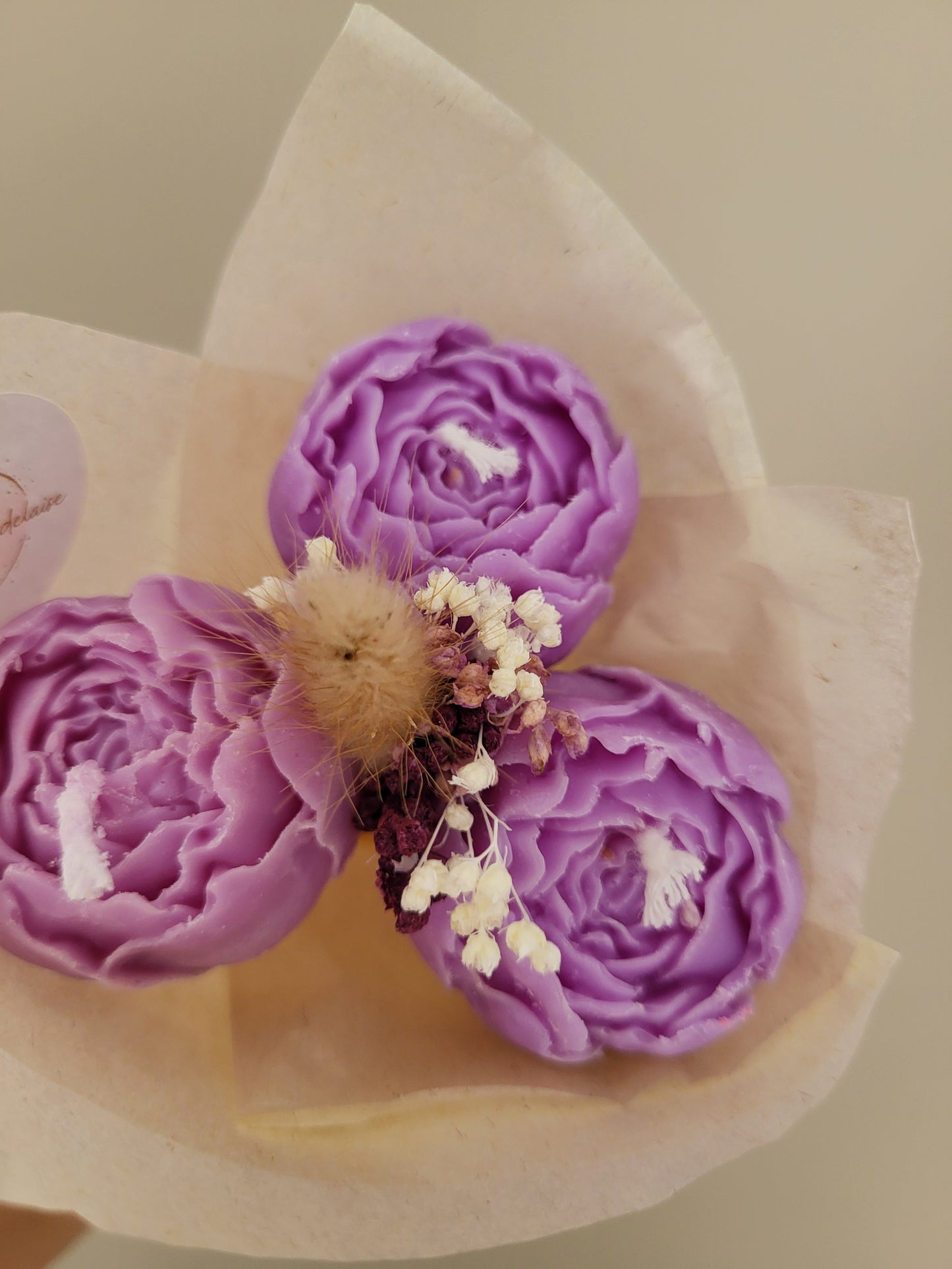 Bouquet de 3 pivoines en bougies - taille S (violet)
