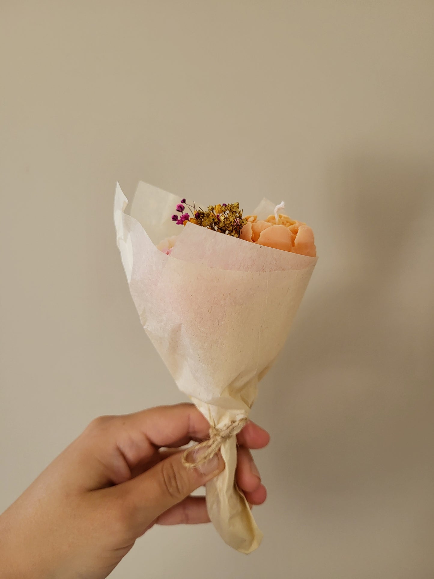 Bouquet de 3 pivoines en bougies - taille S (rose-orange-blanc)