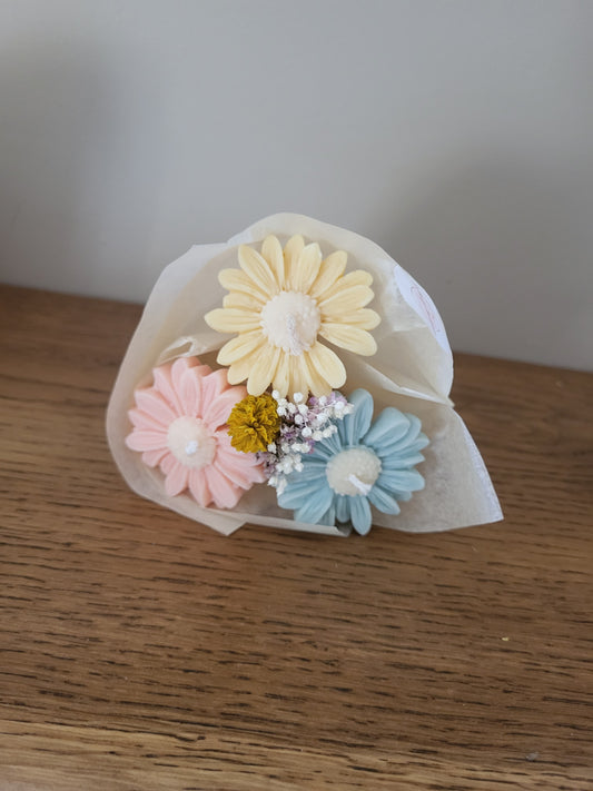Bouquet de 3 marguerites en bougies - taille M (bleu-rose-jaune)