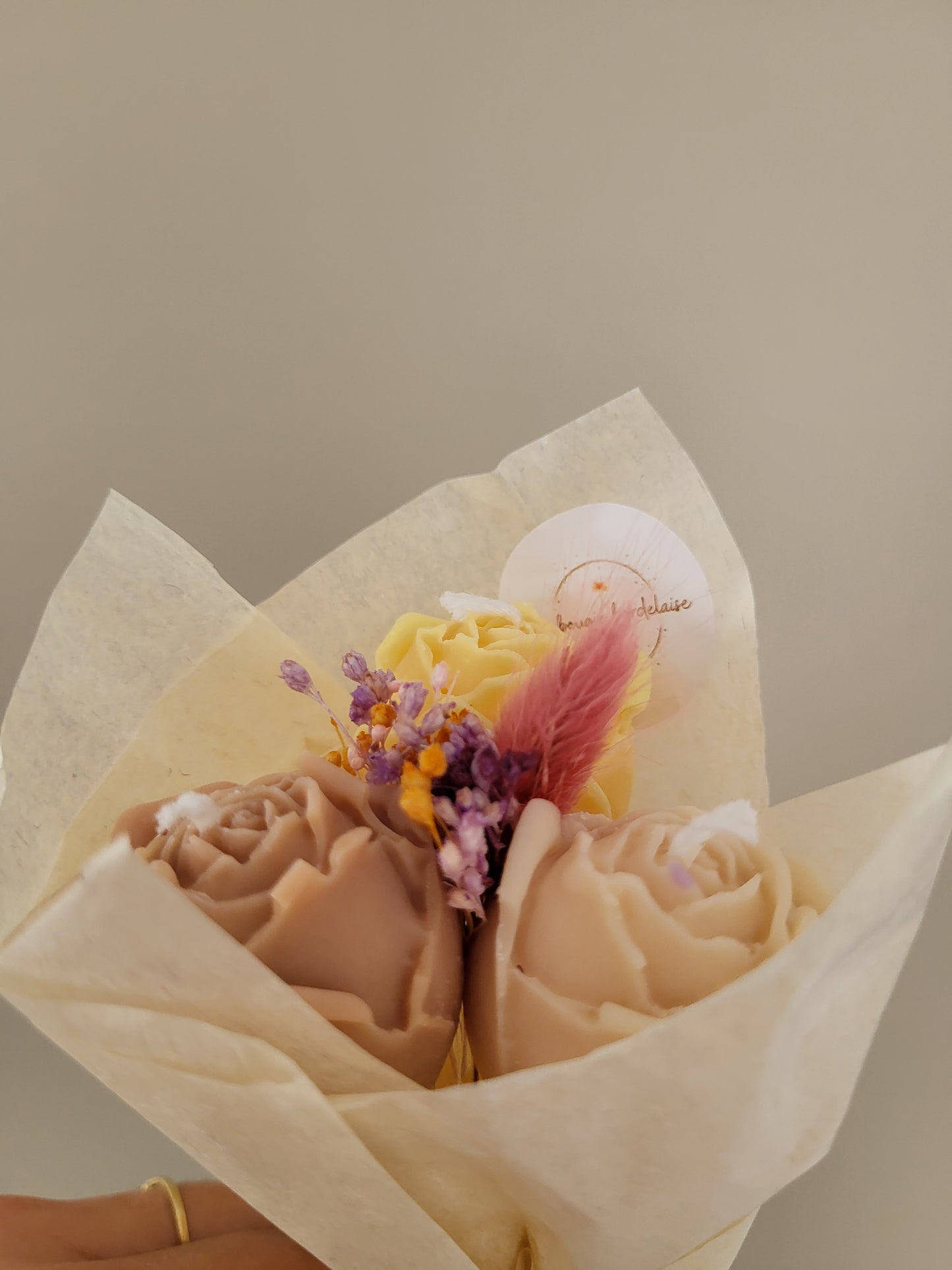 Bouquet de 3 roses en bougies - taille S (marron-jaune-beige)