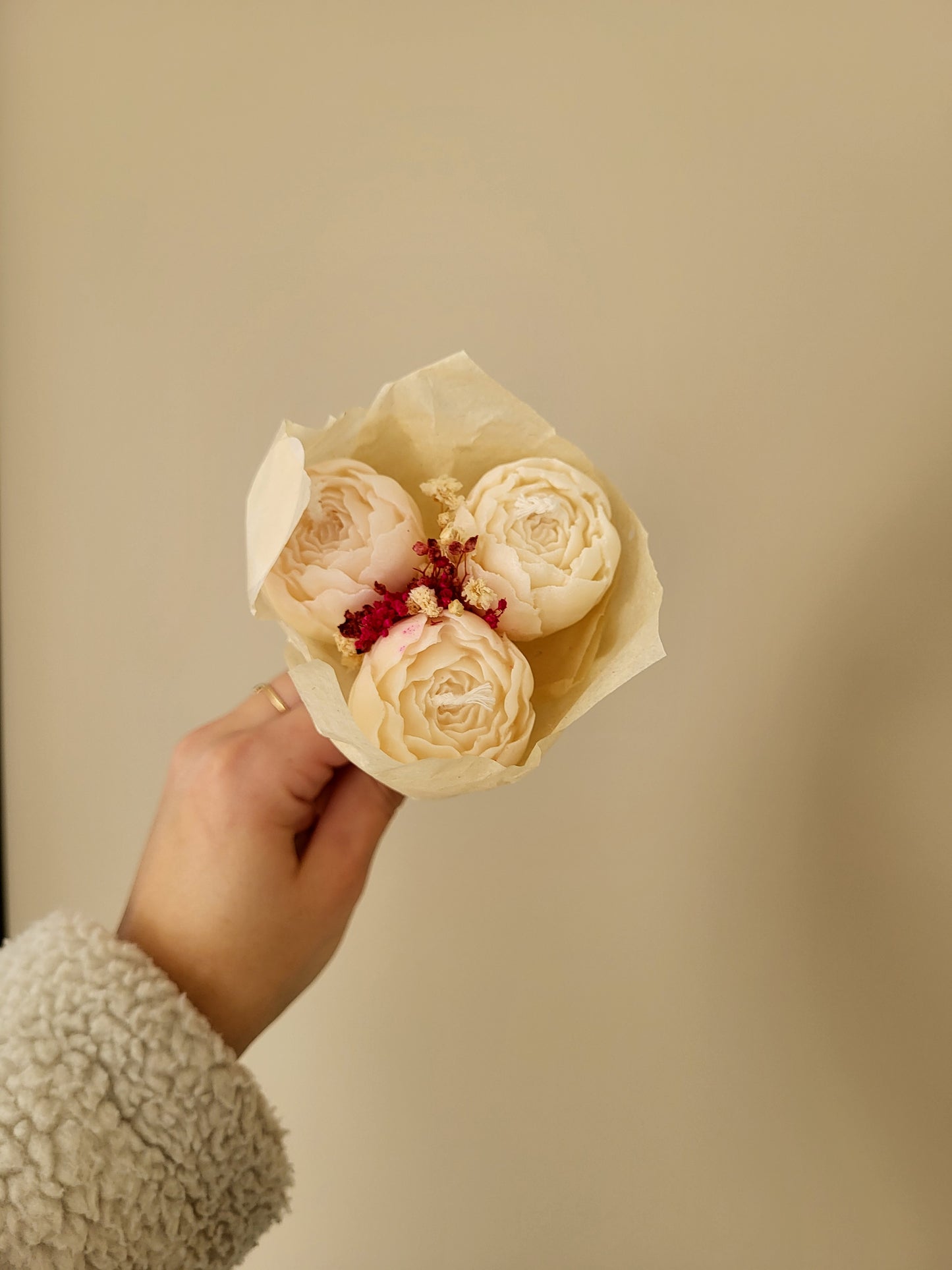 Bougie décorative - Bouquet de pivoines