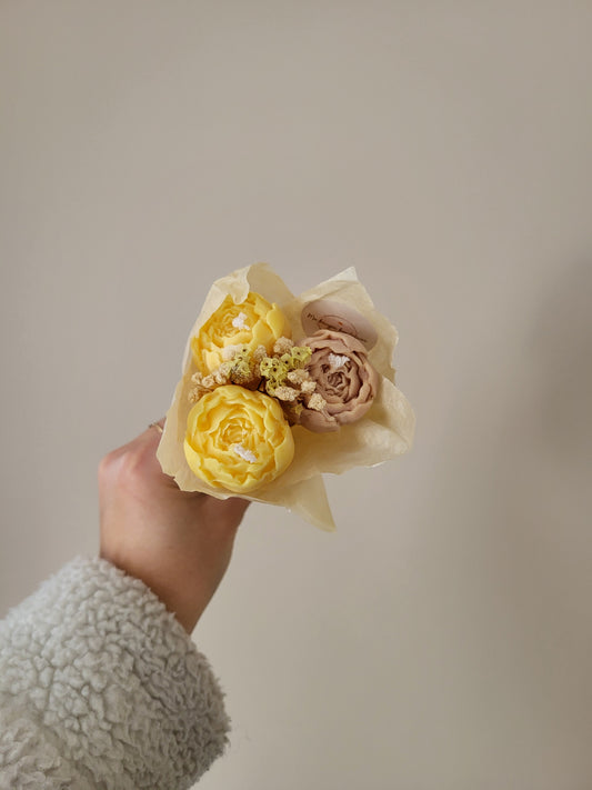 Bougie décorative - Bouquet de pivoines