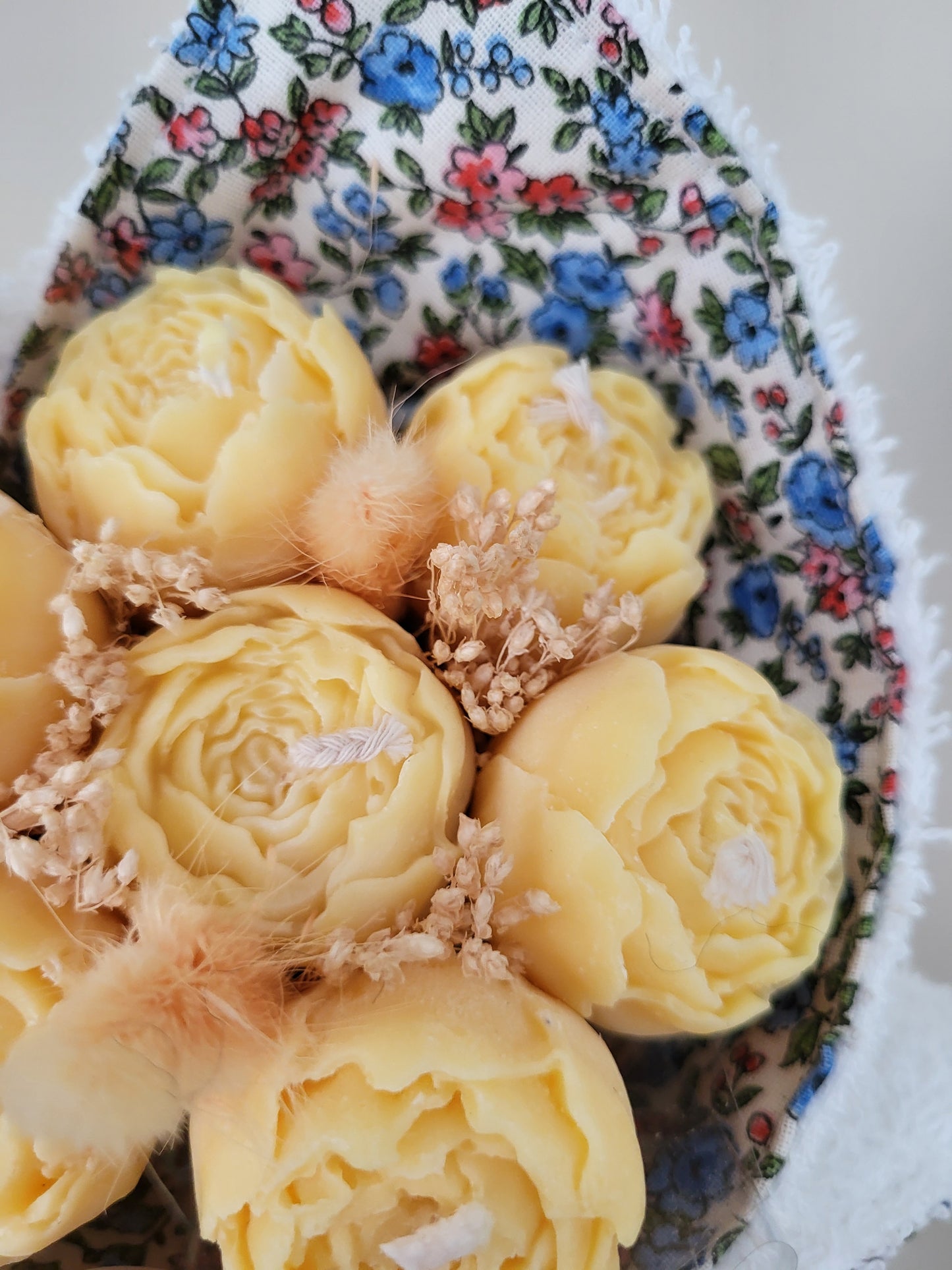 Bougie décorative - Bouquet de pivoines et son torchon