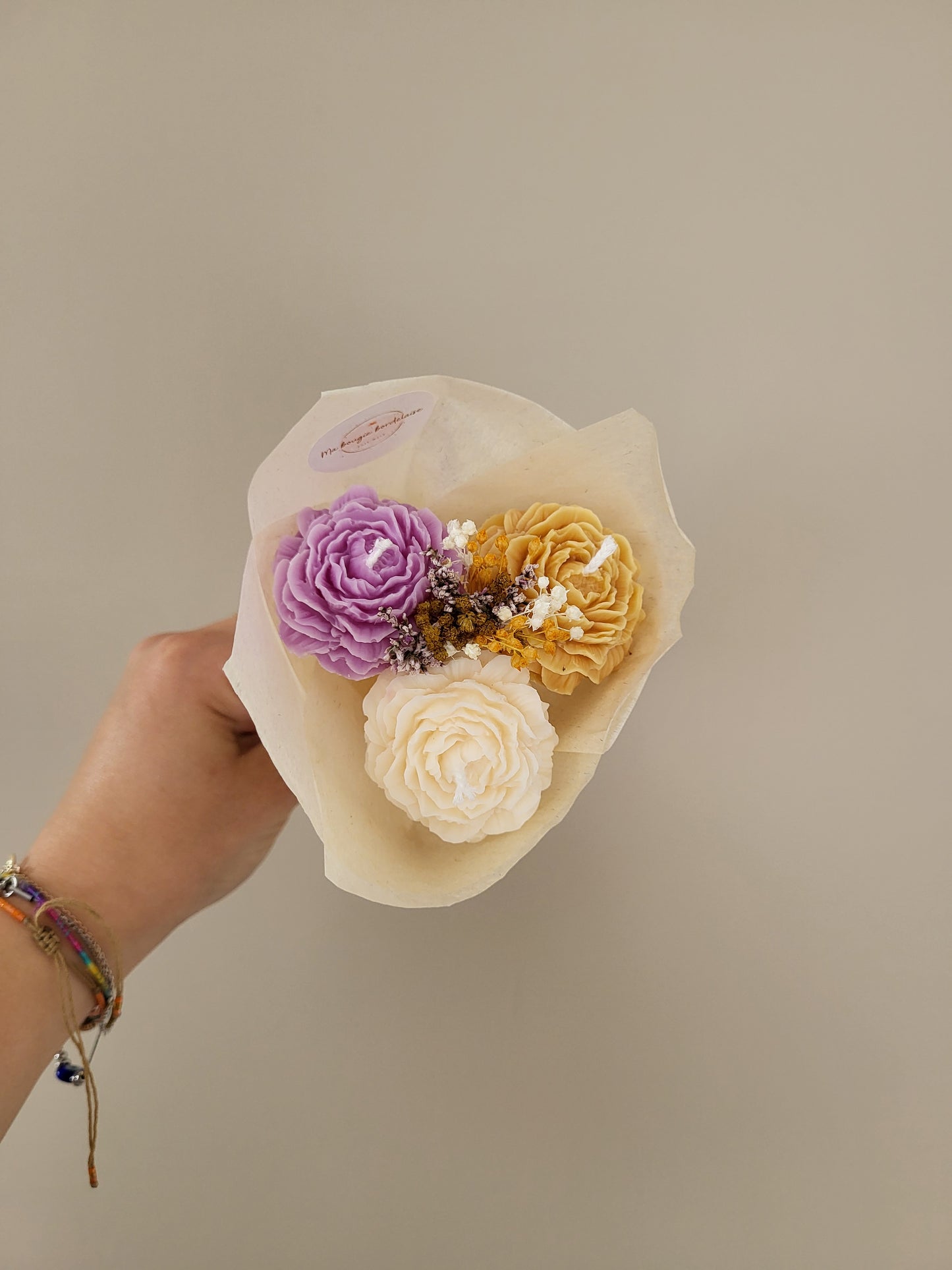 Bouquet de 3 pivoines ouvertes en bougies - taille S (violet-bronze-blanc)