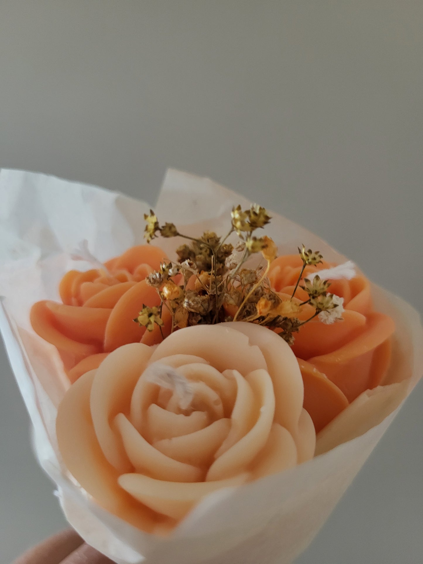 Bouquet de 3 roses en bougies - taille S (saumon & orange)