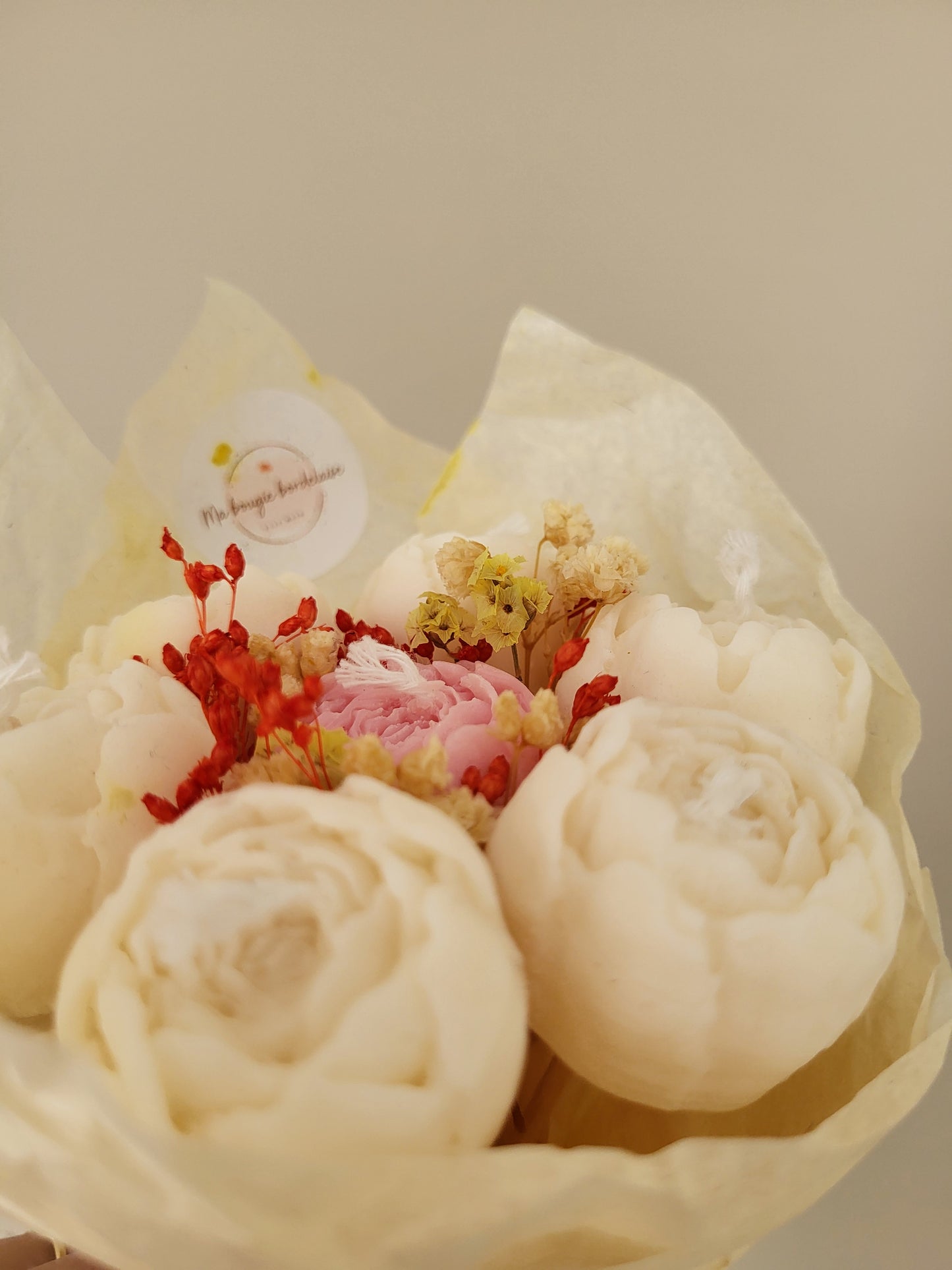 Bouquet de 7 pivoines en bougies - taille S (blanc et rose)