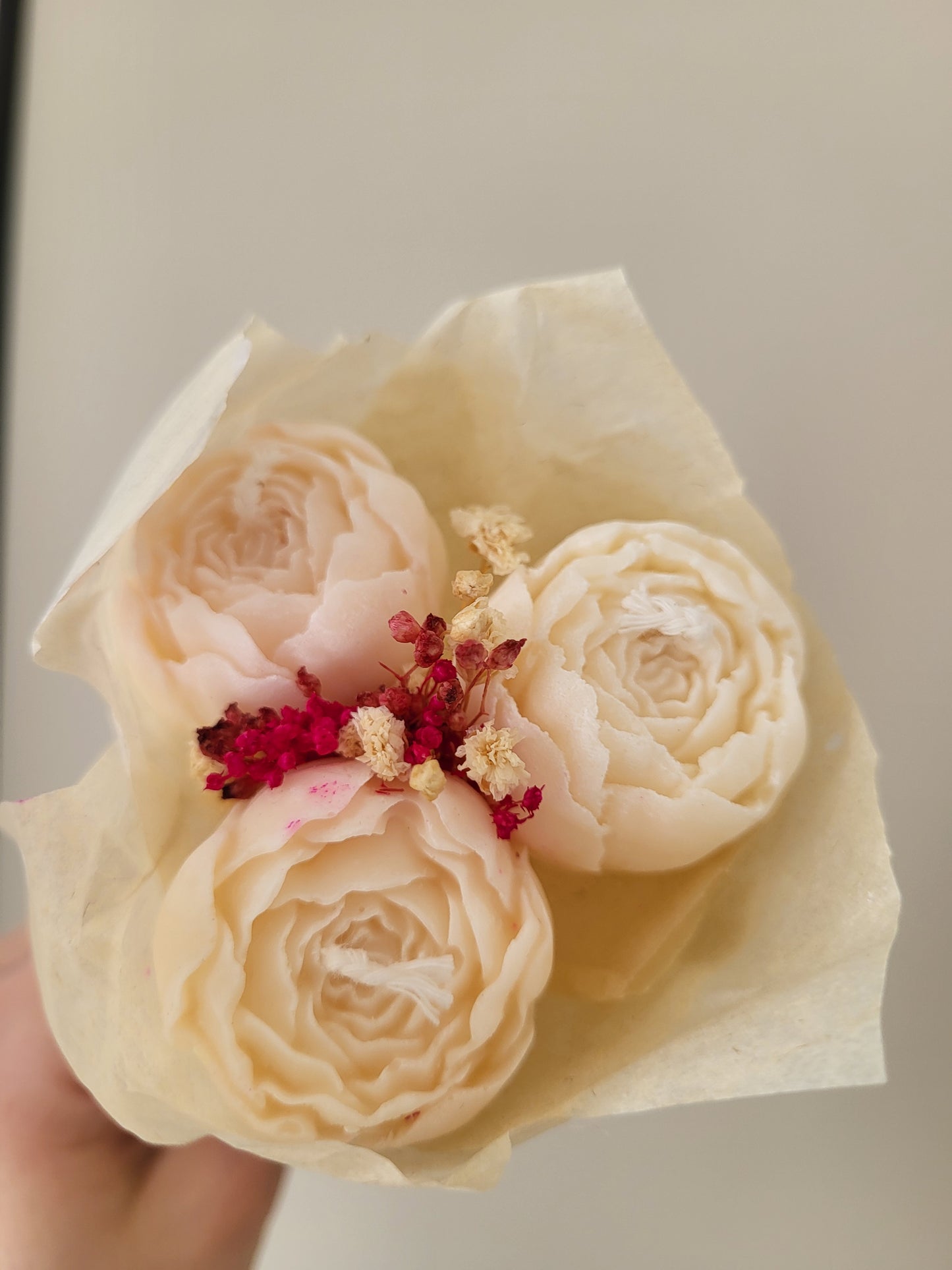 Bougie décorative - Bouquet de pivoines