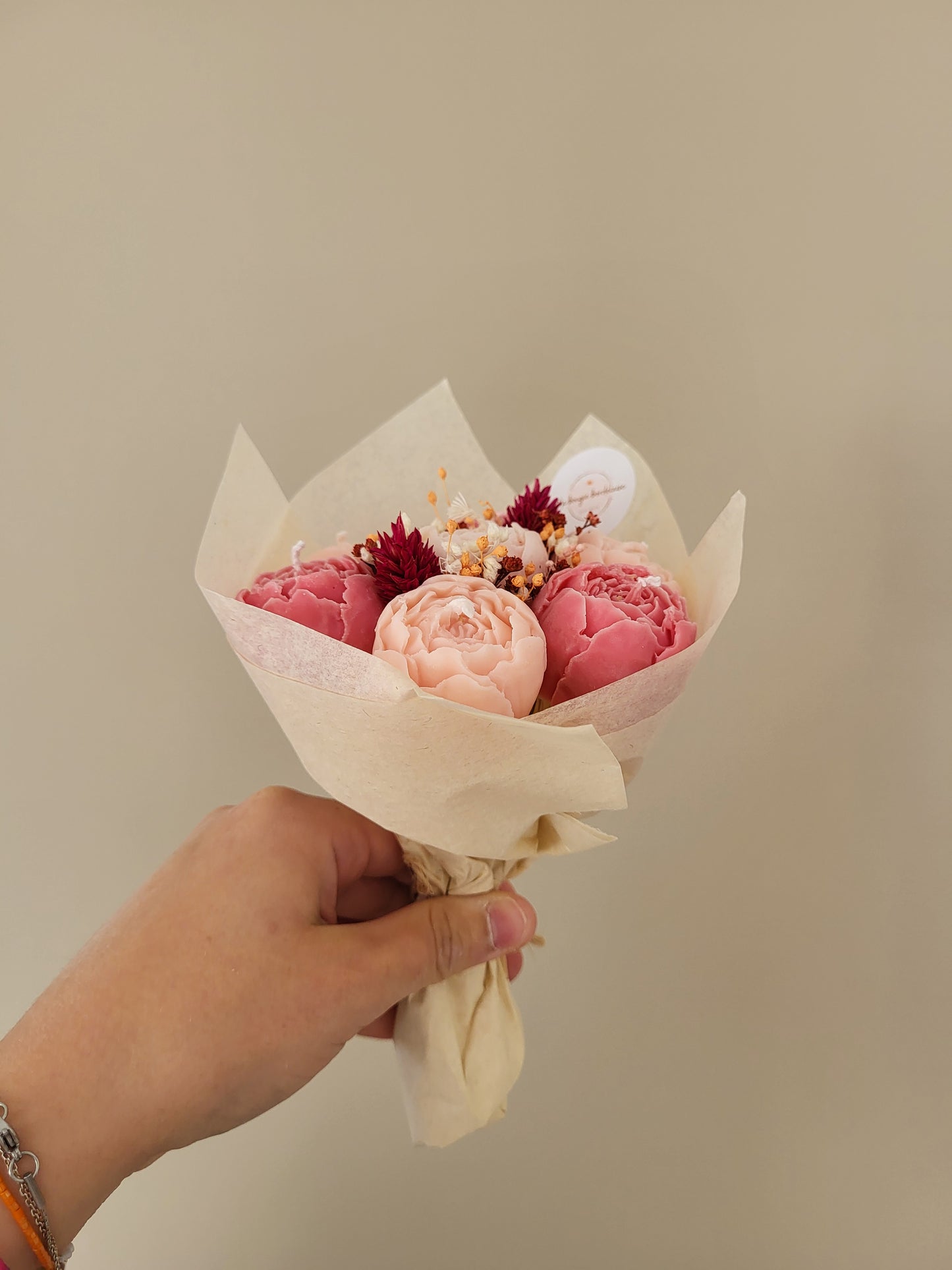 Bouquet de 7 pivoines en bougies - taille S (nuances de roses)