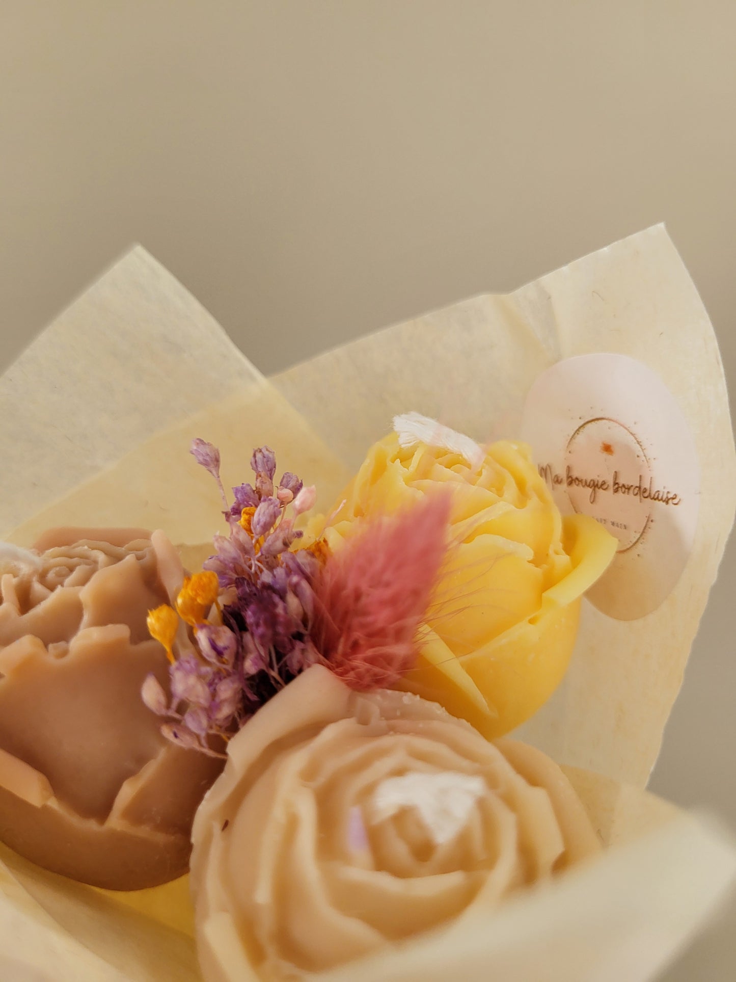 Bouquet de 3 roses en bougies - taille S (marron-jaune-beige)