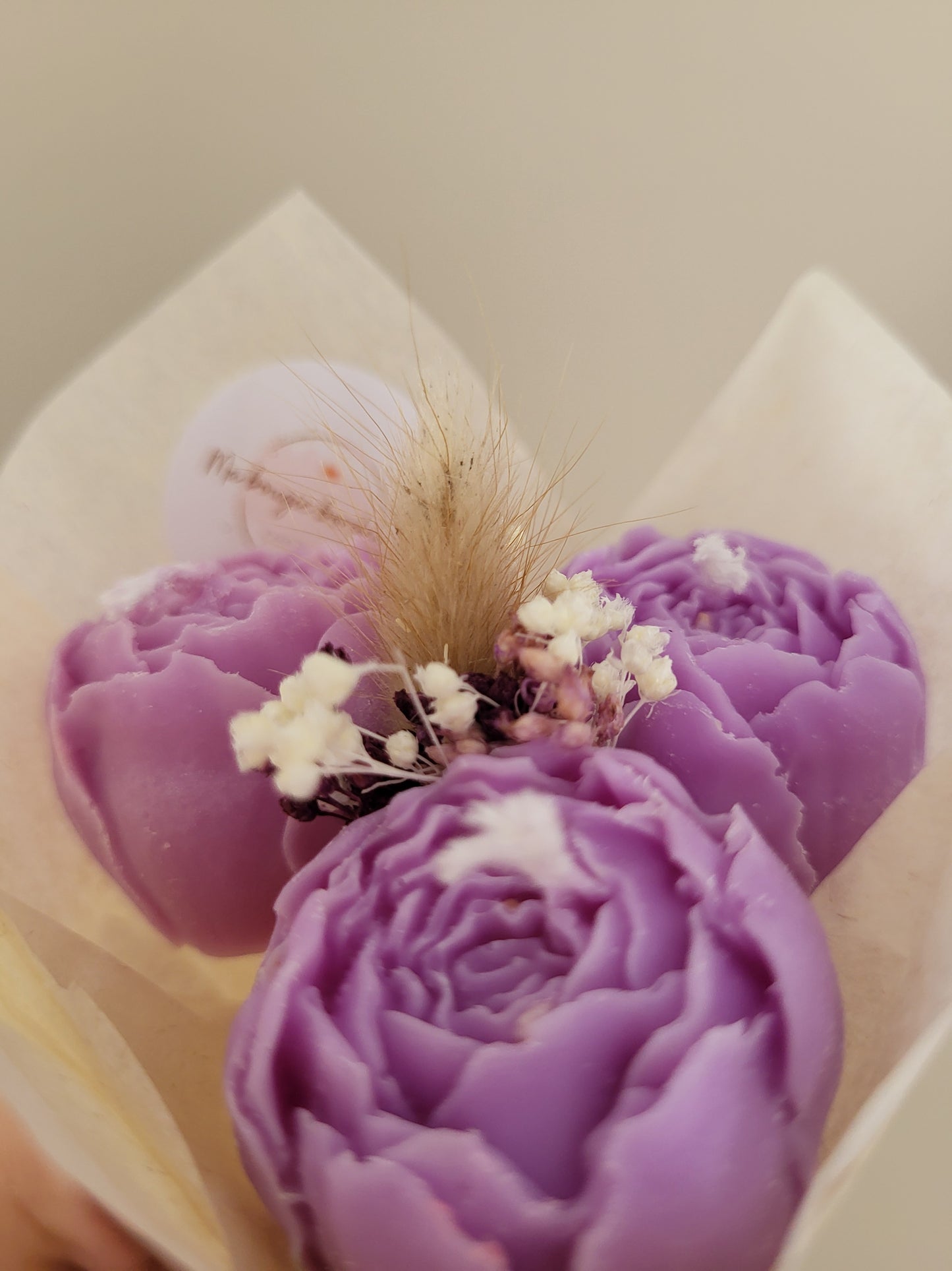 Bouquet de 3 pivoines en bougies - taille S (violet)