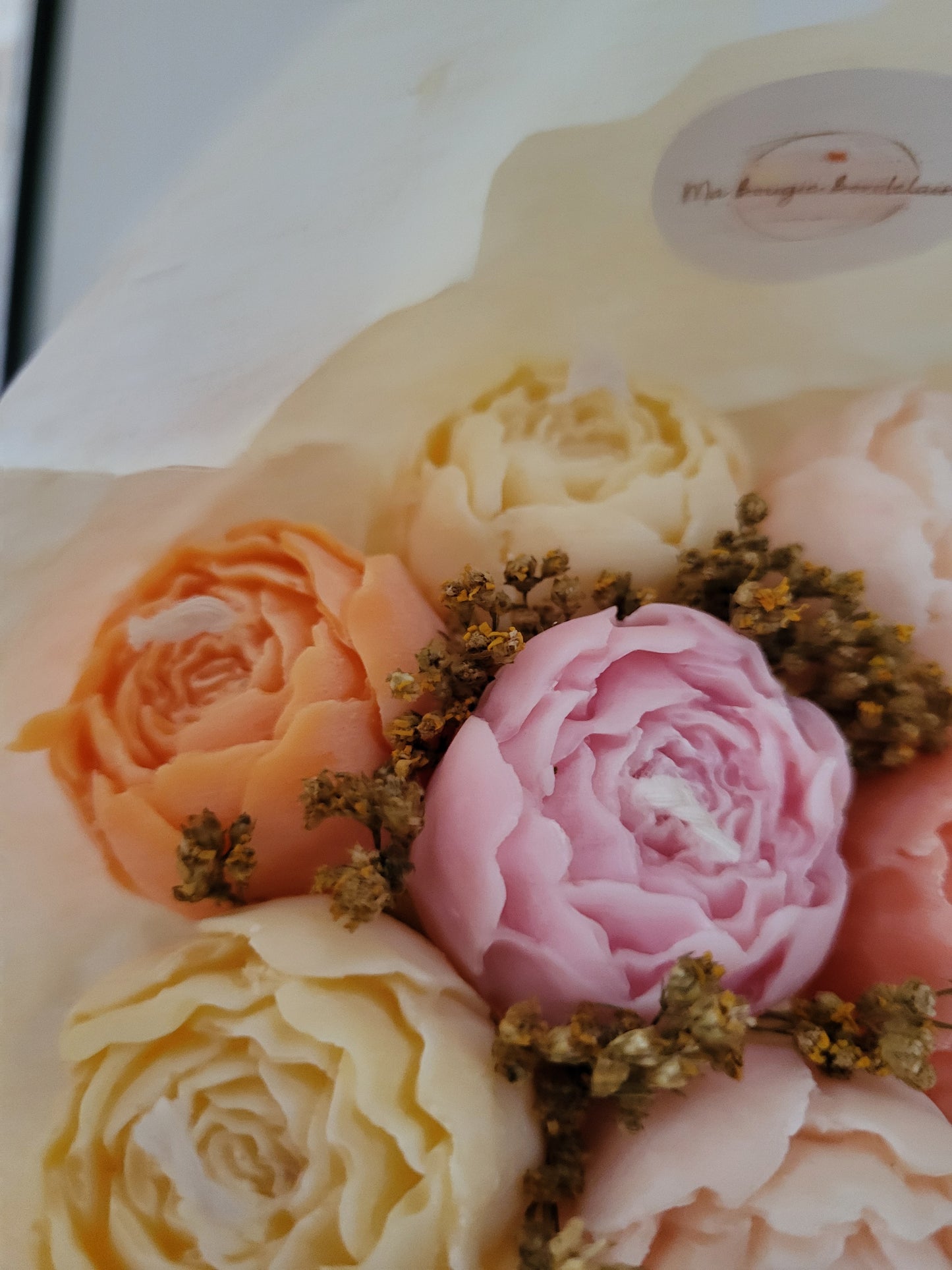 Bouquet de 7 roses en bougies - taille S (rose-orange-saumon-jaune)