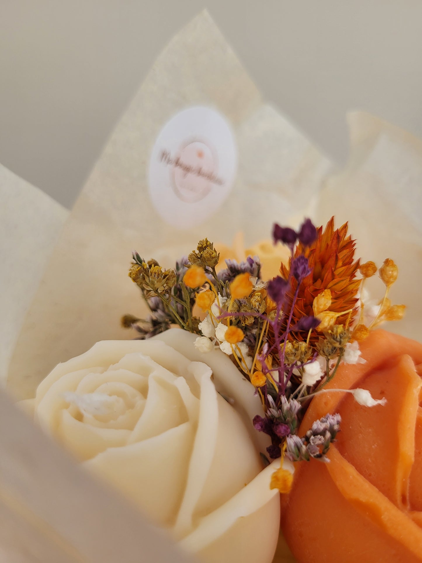 Bouquet de 3 roses en bougies - taille M (orange-jaune-blanc)