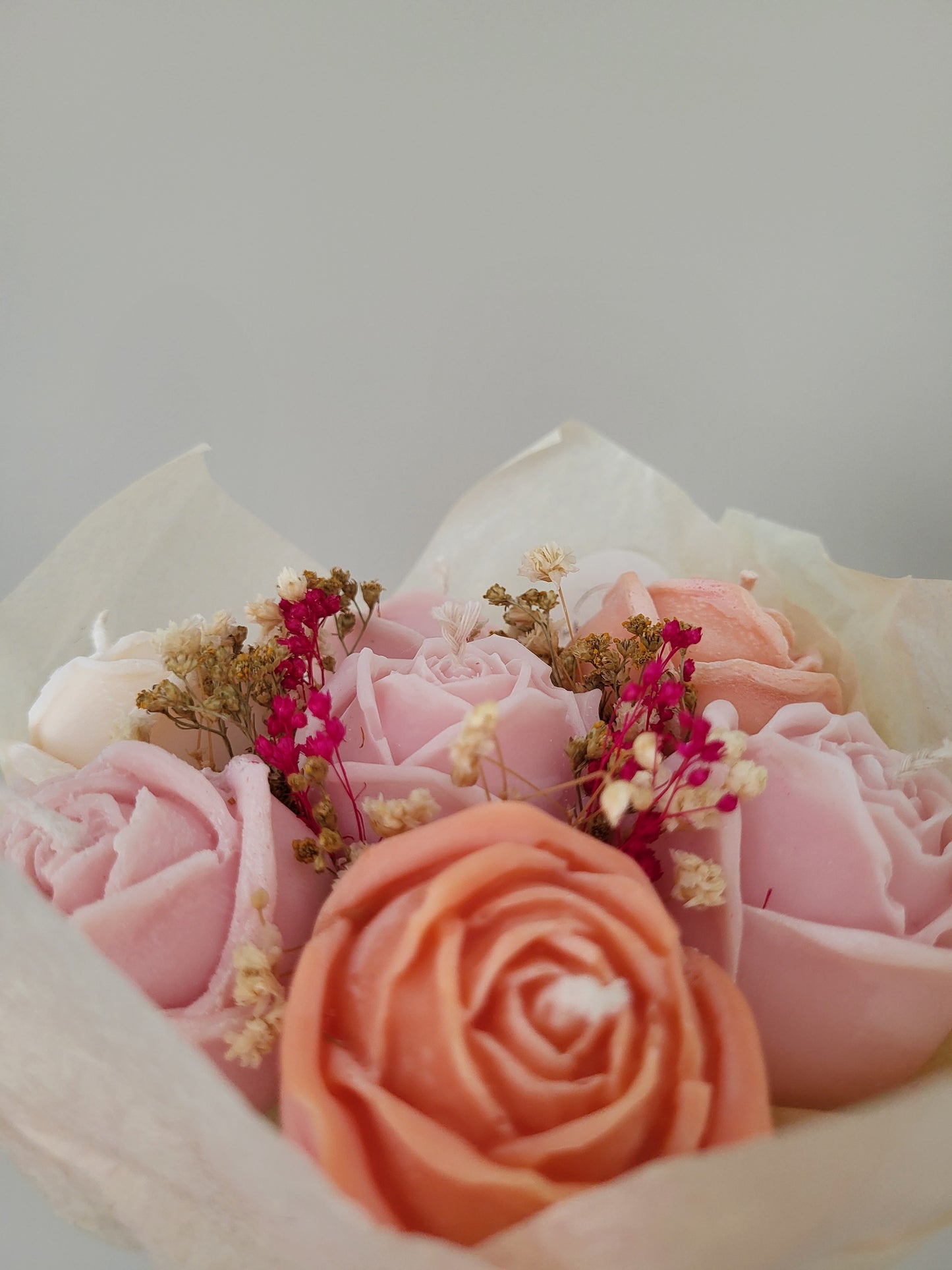 Gros bouquet de 7 roses en bougies - taille M
