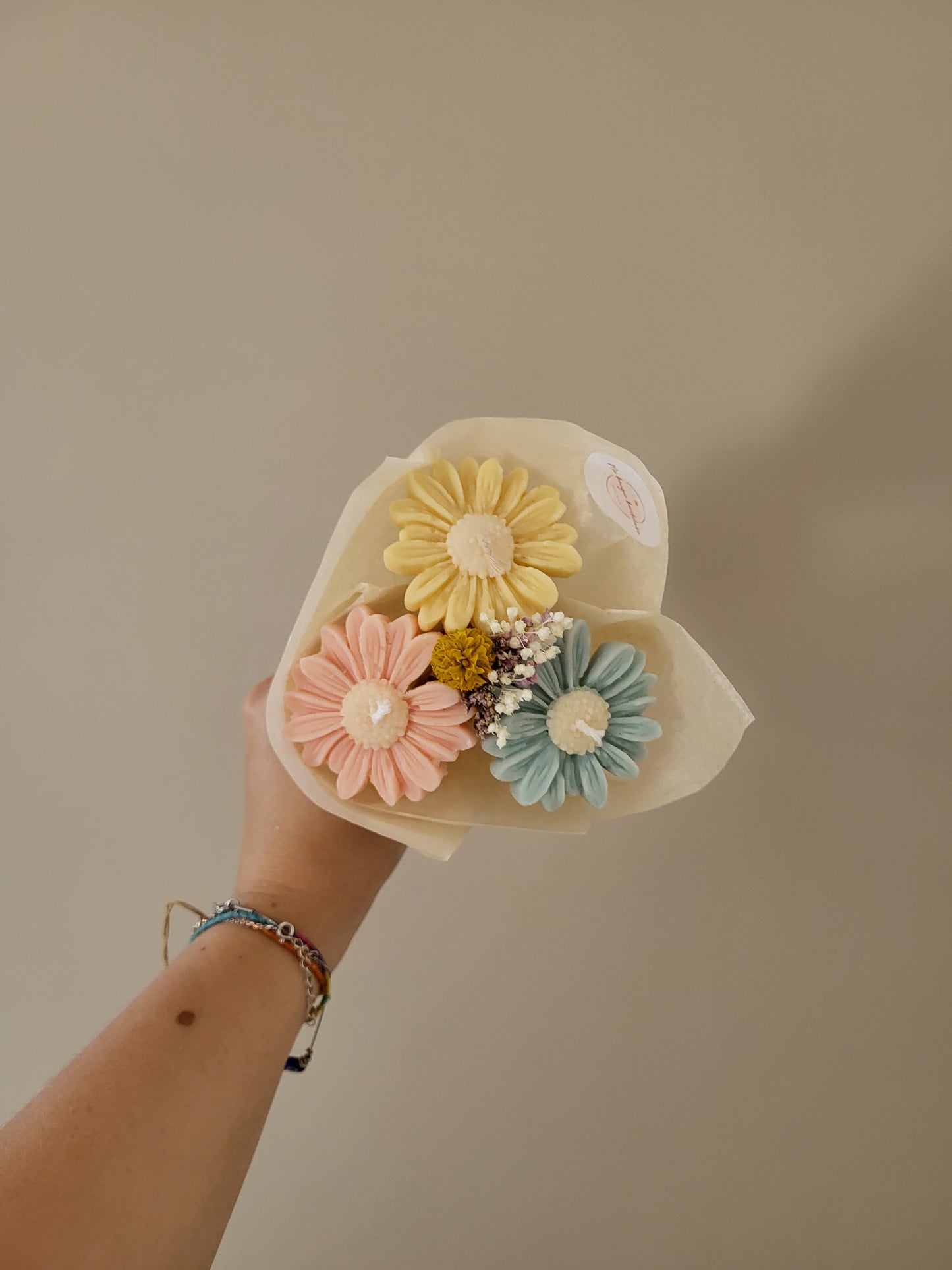 Bouquet de 3 marguerites en bougies - taille M (bleu-rose-jaune)