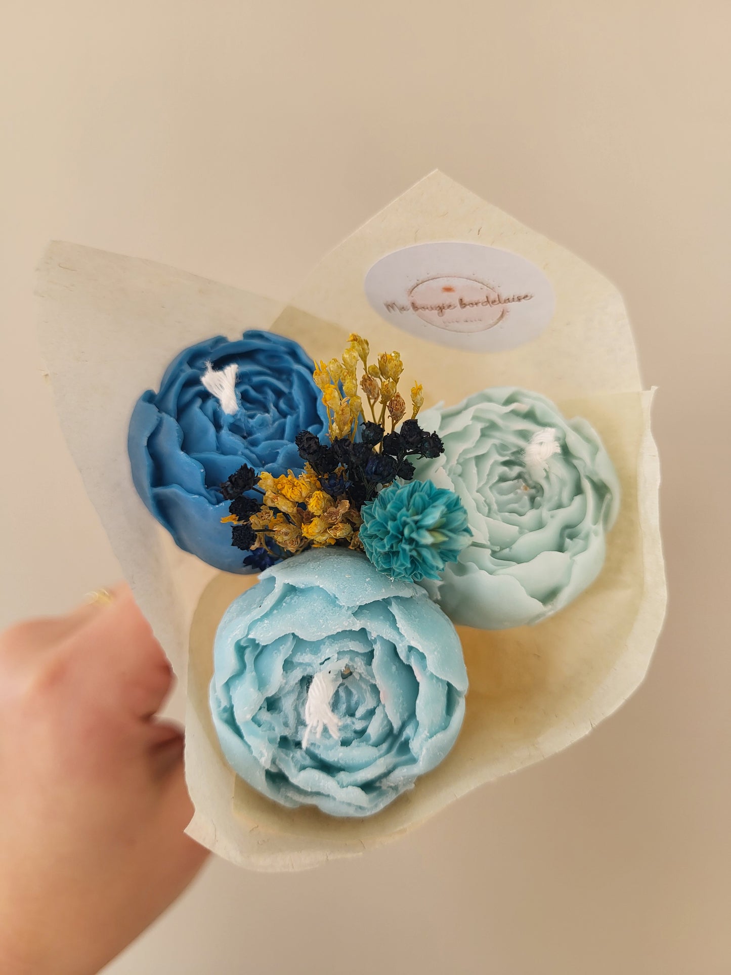 Bouquet de 3 pivoines en bougies - taille S (nuances de bleu)